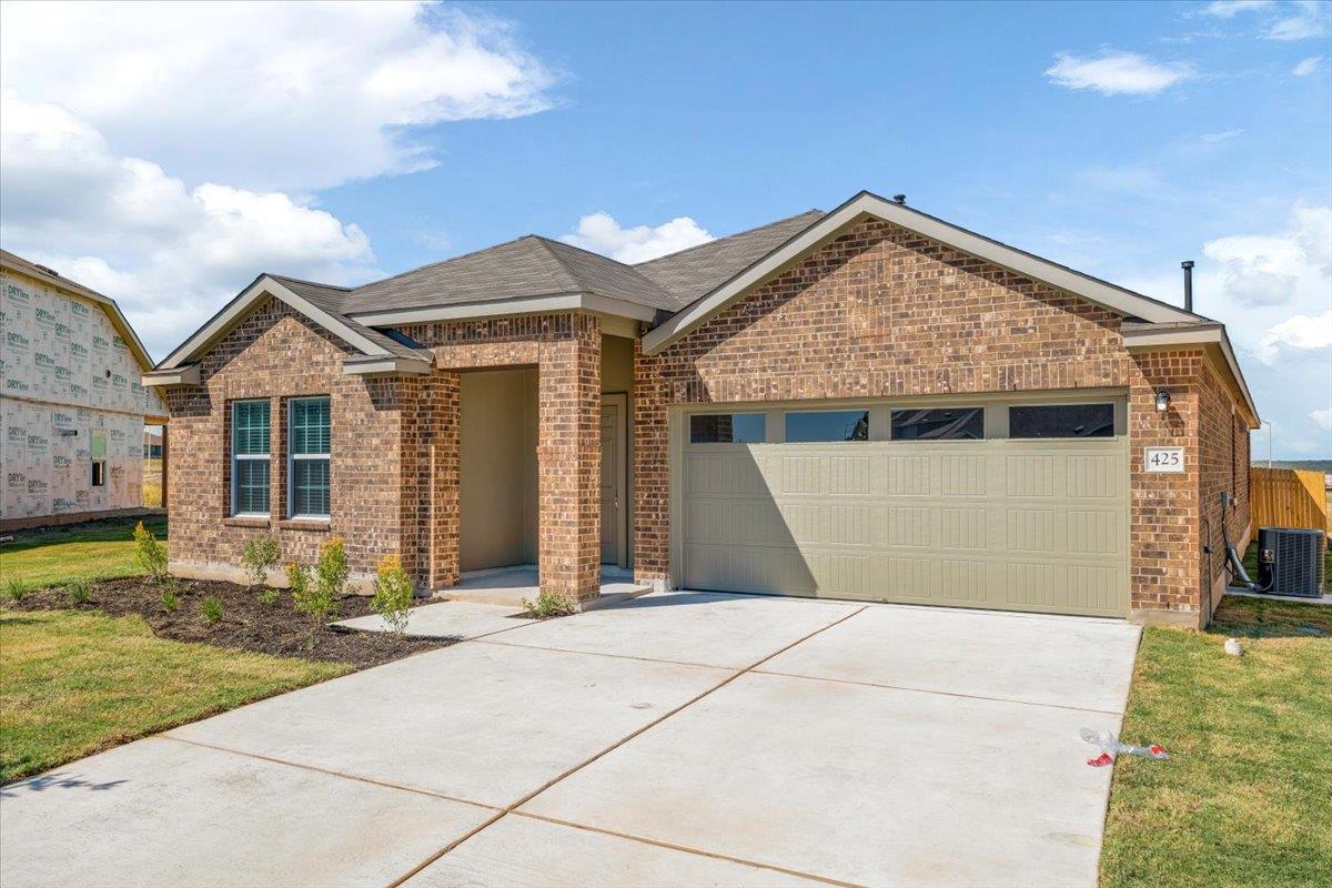 425 Escondido Cir, San Marcos, TX 78666