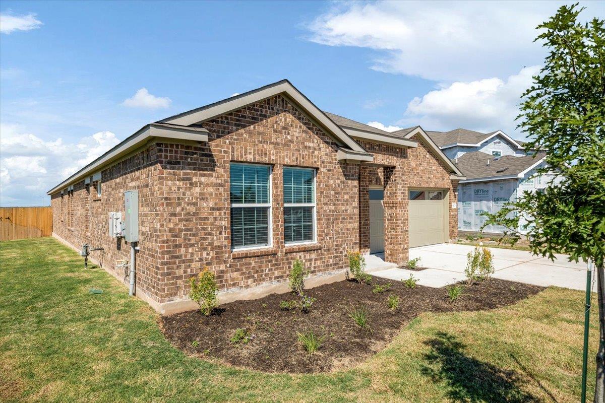 425 Escondido Cir, San Marcos, TX 78666