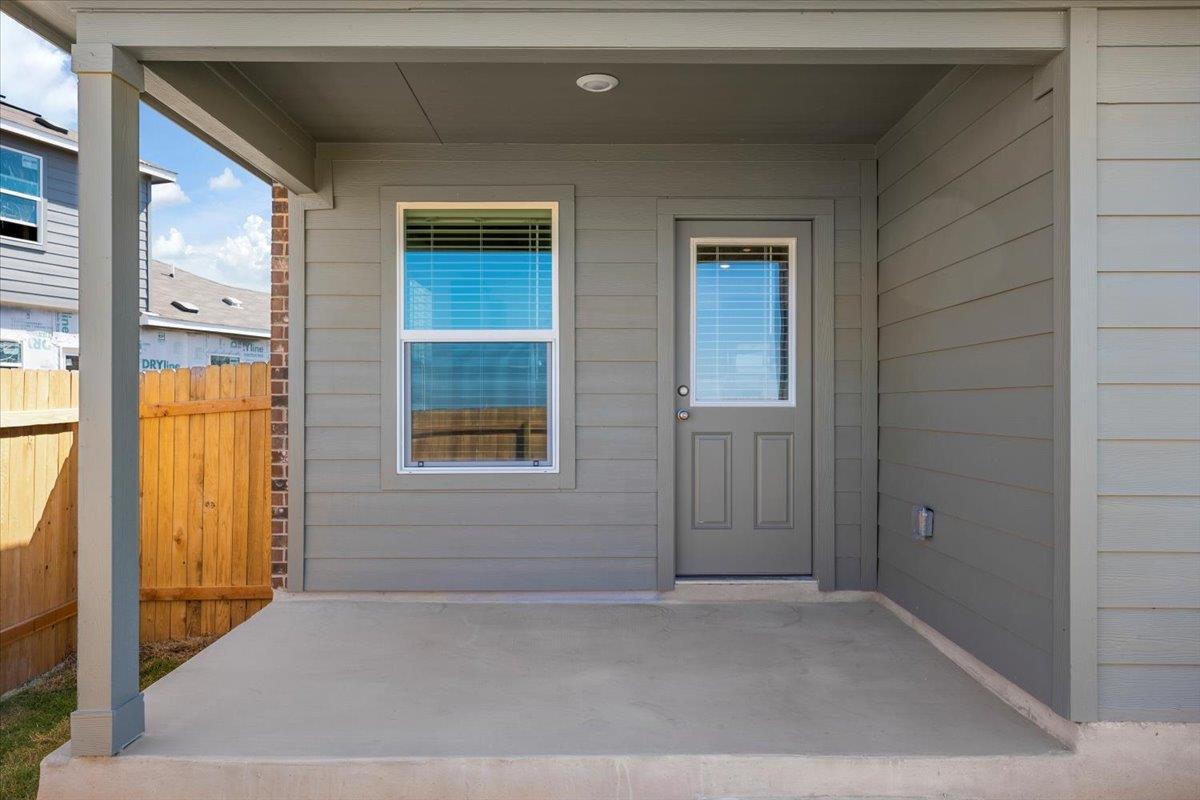 425 Escondido Cir, San Marcos, TX 78666