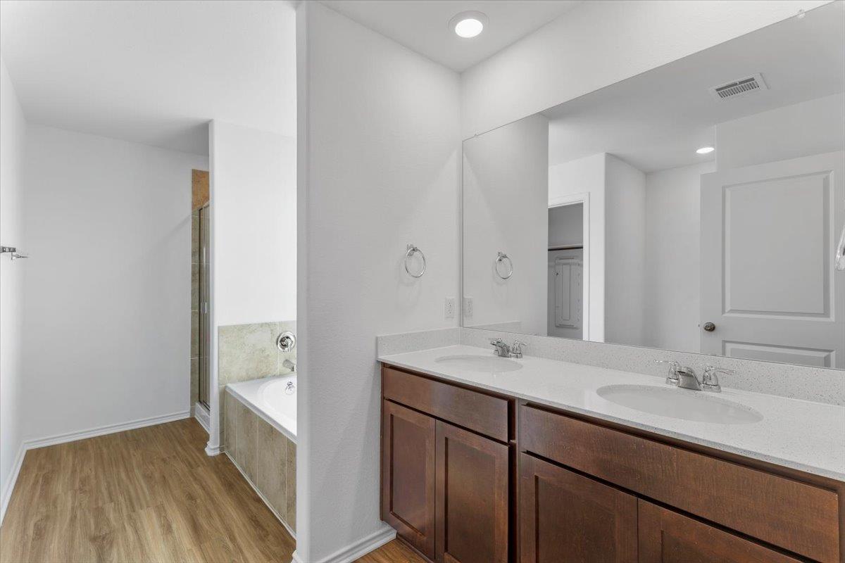 425 Escondido Cir, San Marcos, TX 78666