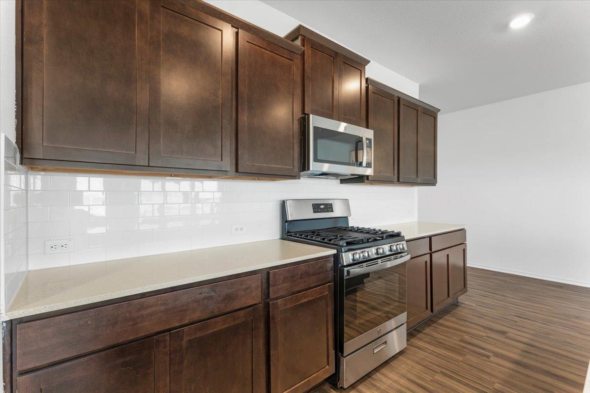 425 Escondido Cir, San Marcos, TX 78666