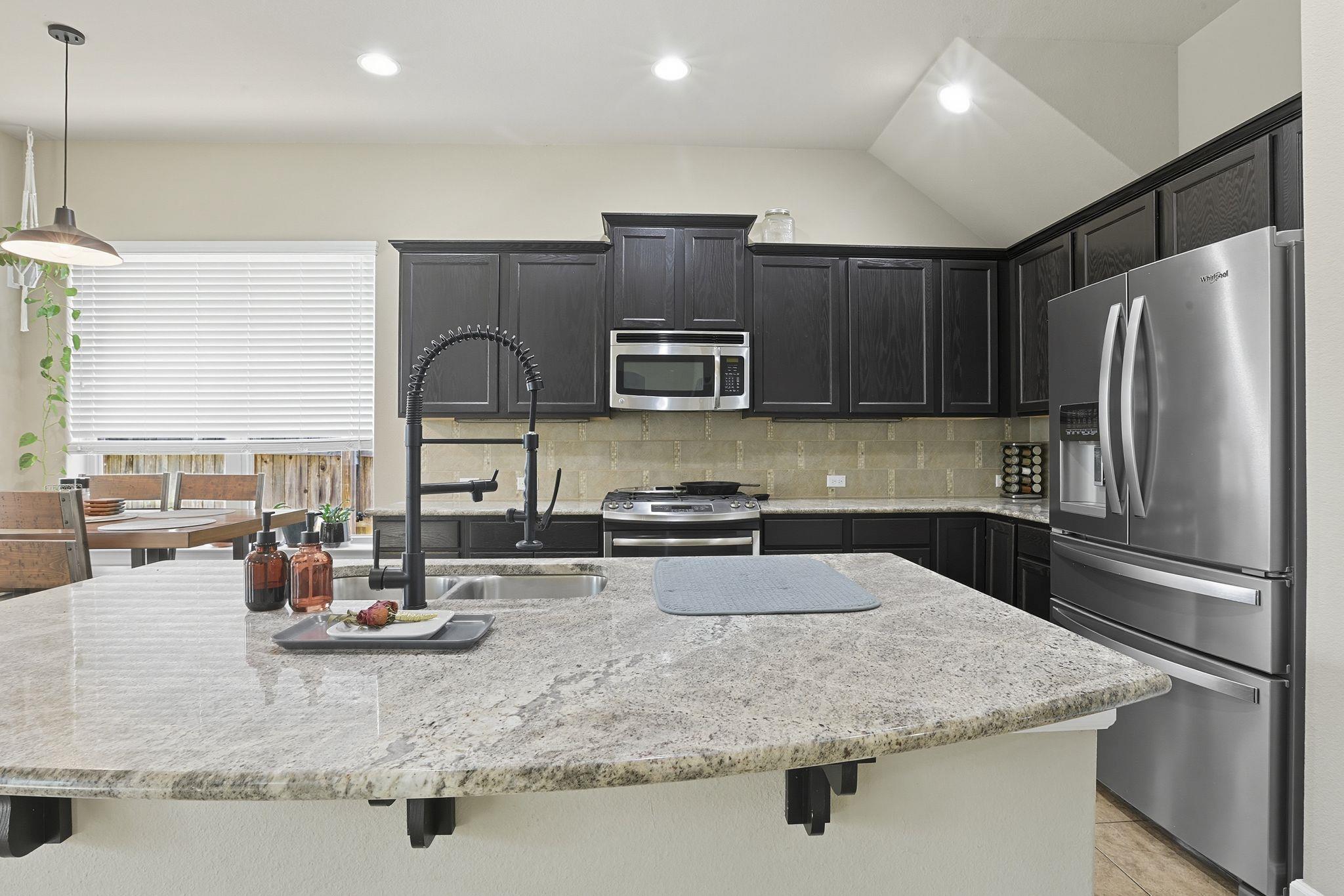 513 Cerezo Dr, Leander, TX 78641