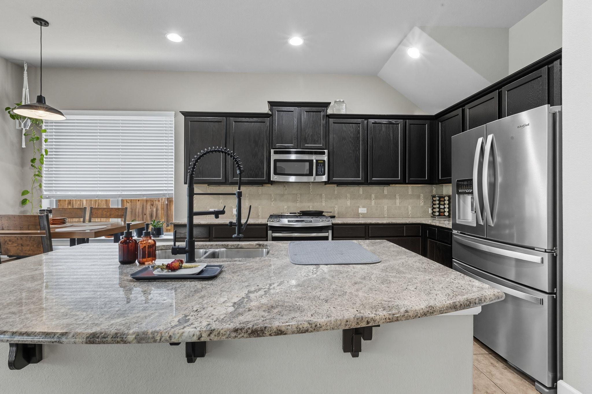 513 Cerezo Dr, Leander, TX 78641