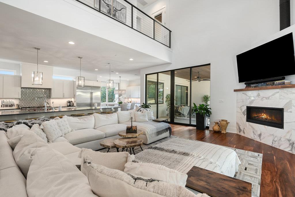 908 Cypress Grove Dr, Austin, TX 78732