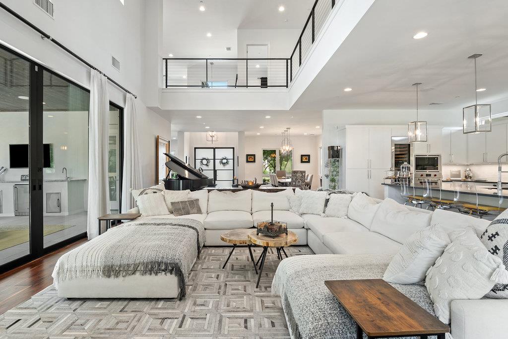 908 Cypress Grove Dr, Austin, TX 78732