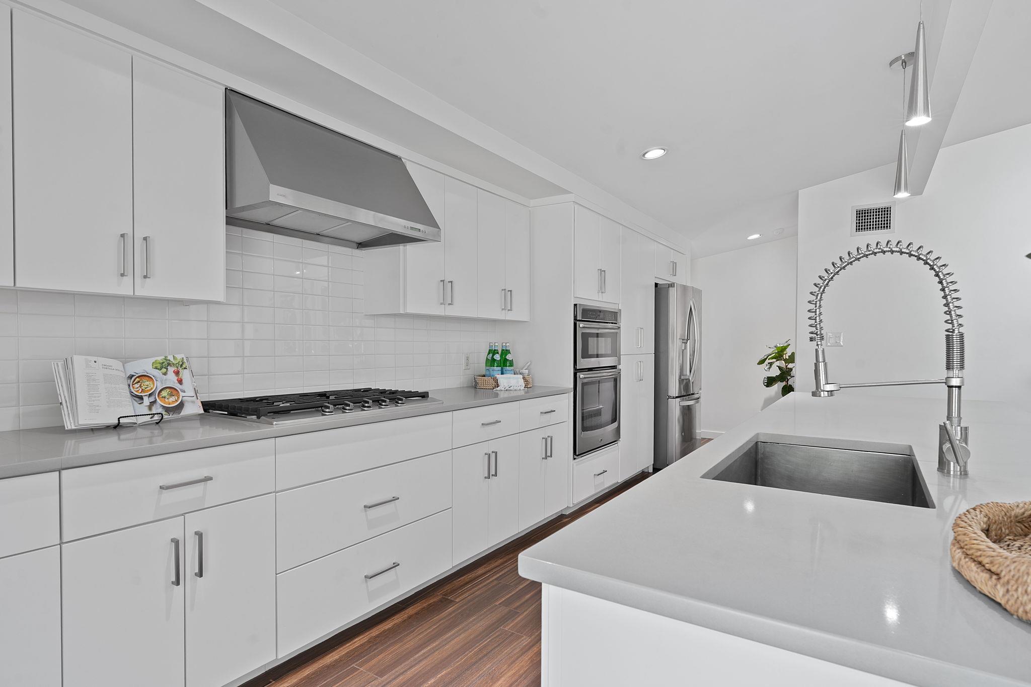 412 Ridgewood Rd, West Lake Hills, TX 78746