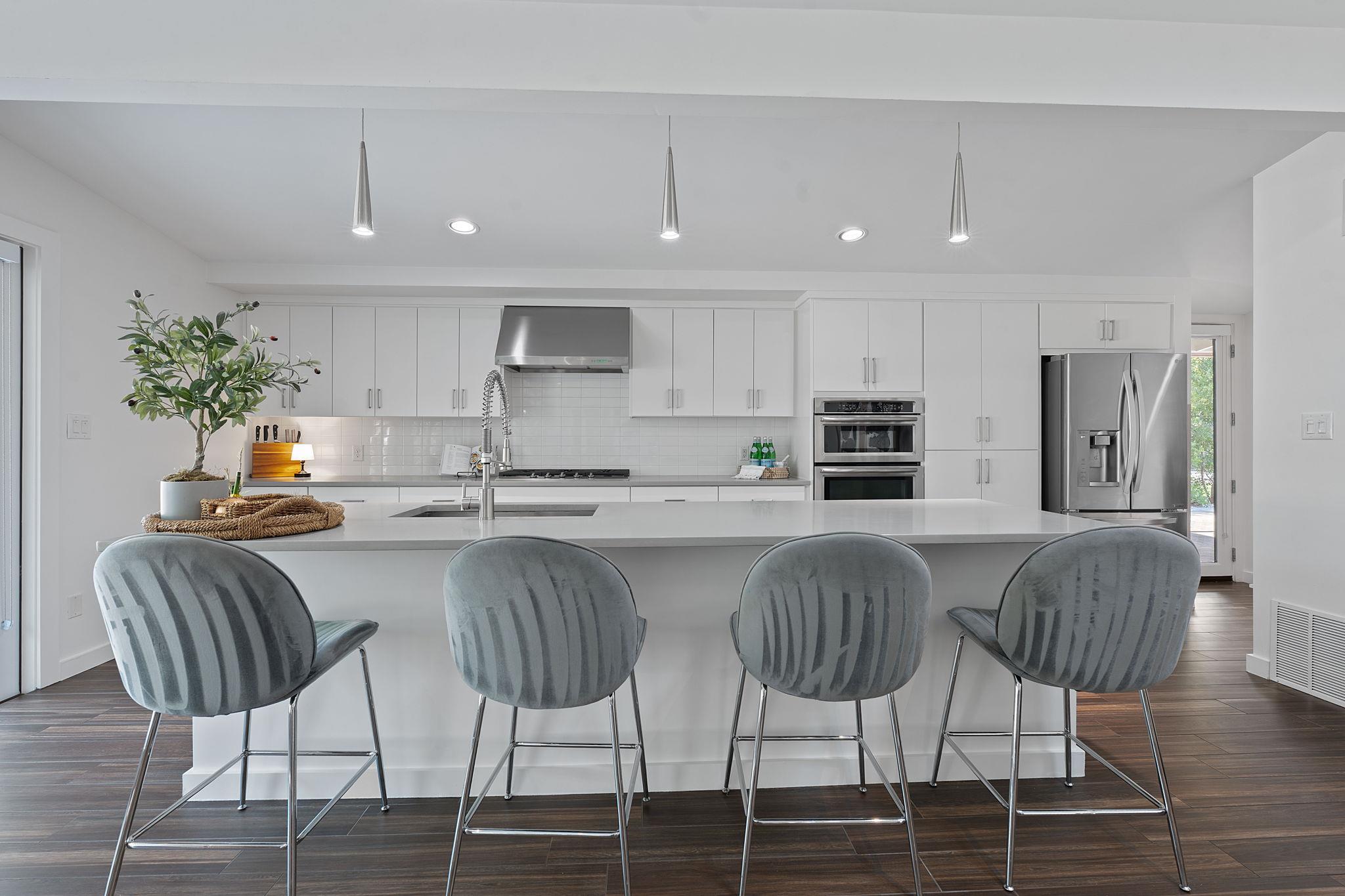 412 Ridgewood Rd, West Lake Hills, TX 78746