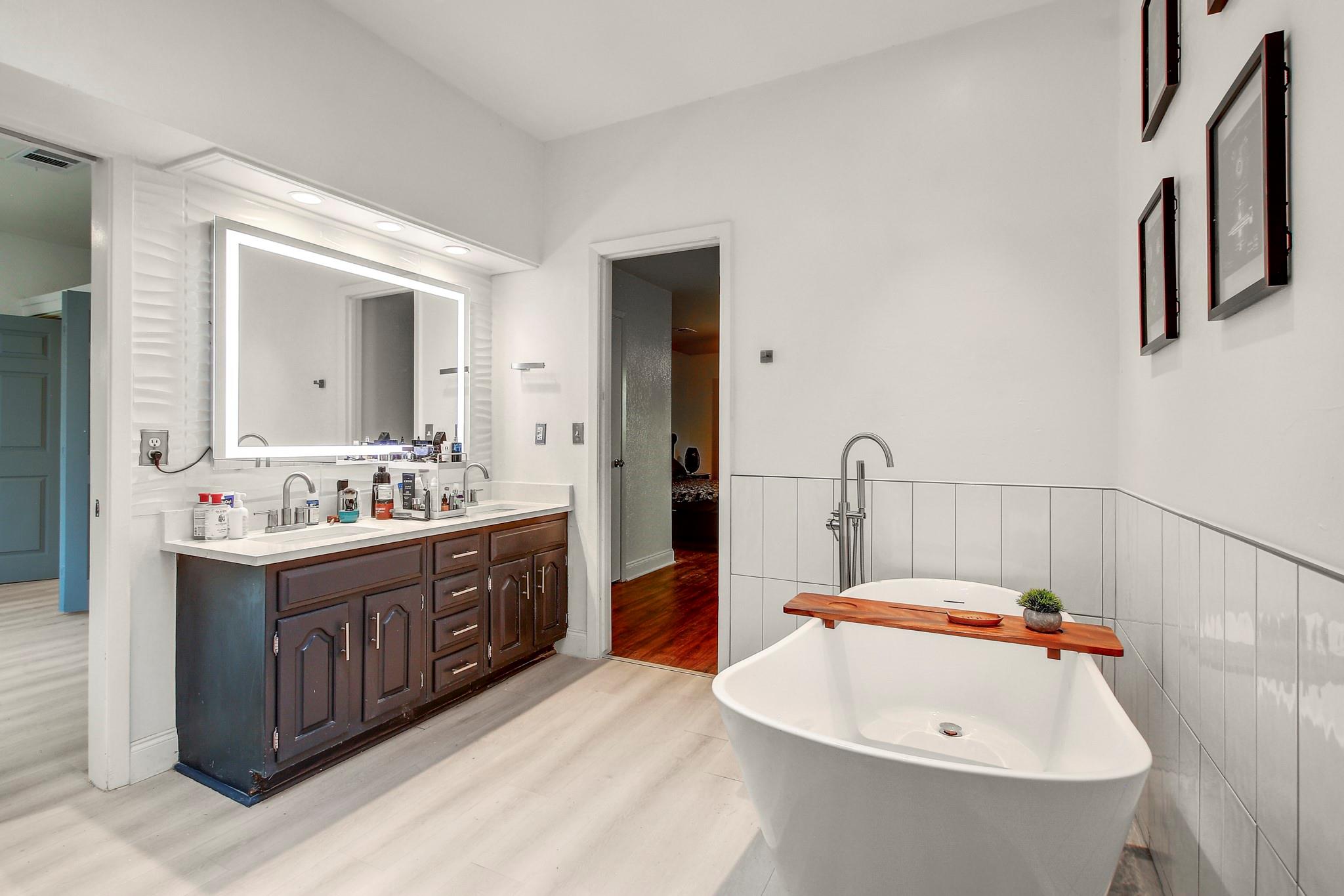 12319 Wycliff Ln, Austin, TX 78727