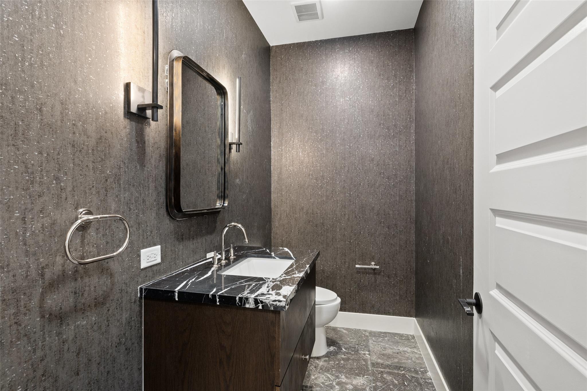 600 Guadalupe St # 6303, Austin, TX 78701