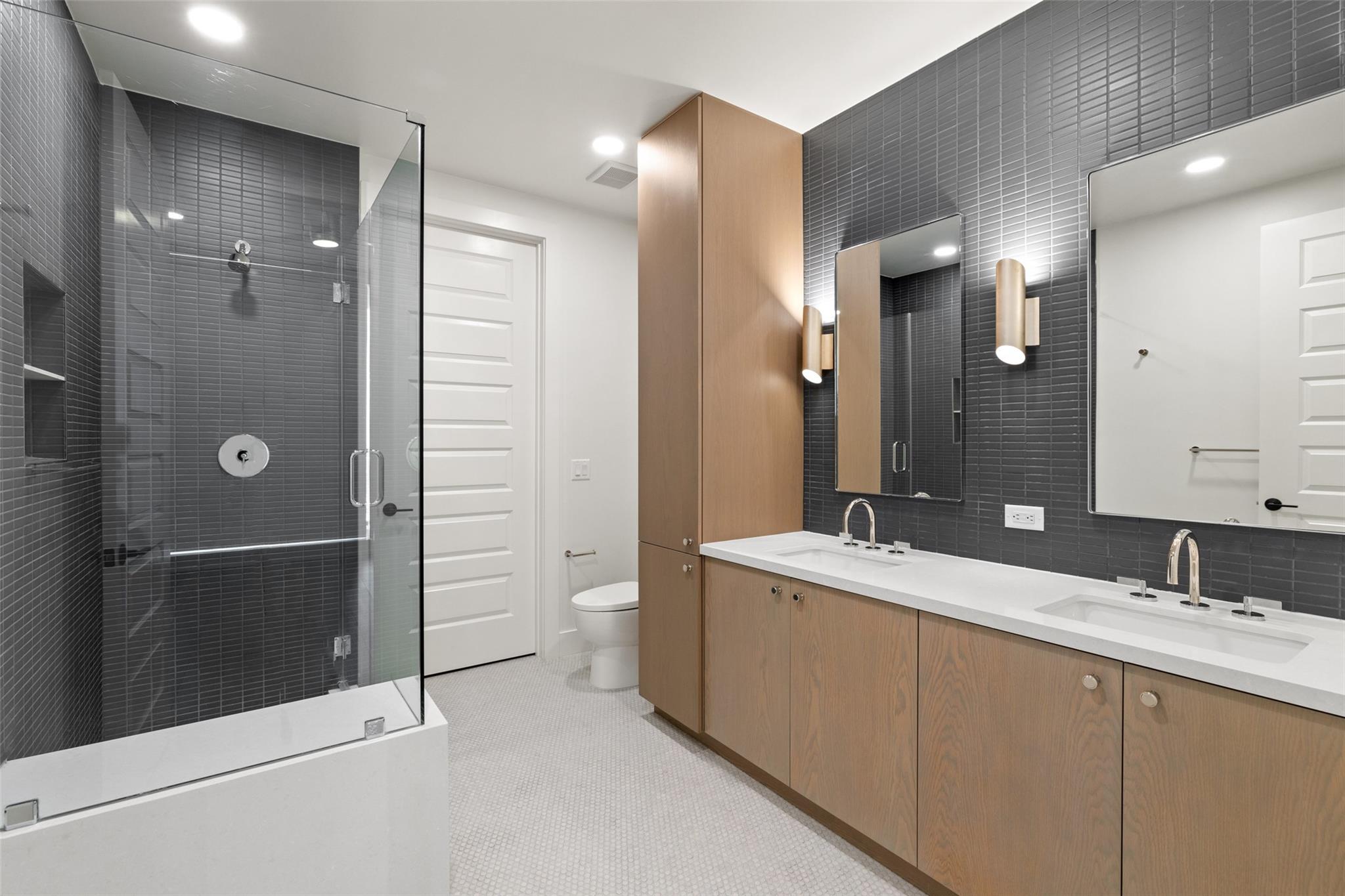 600 Guadalupe St # 6303, Austin, TX 78701