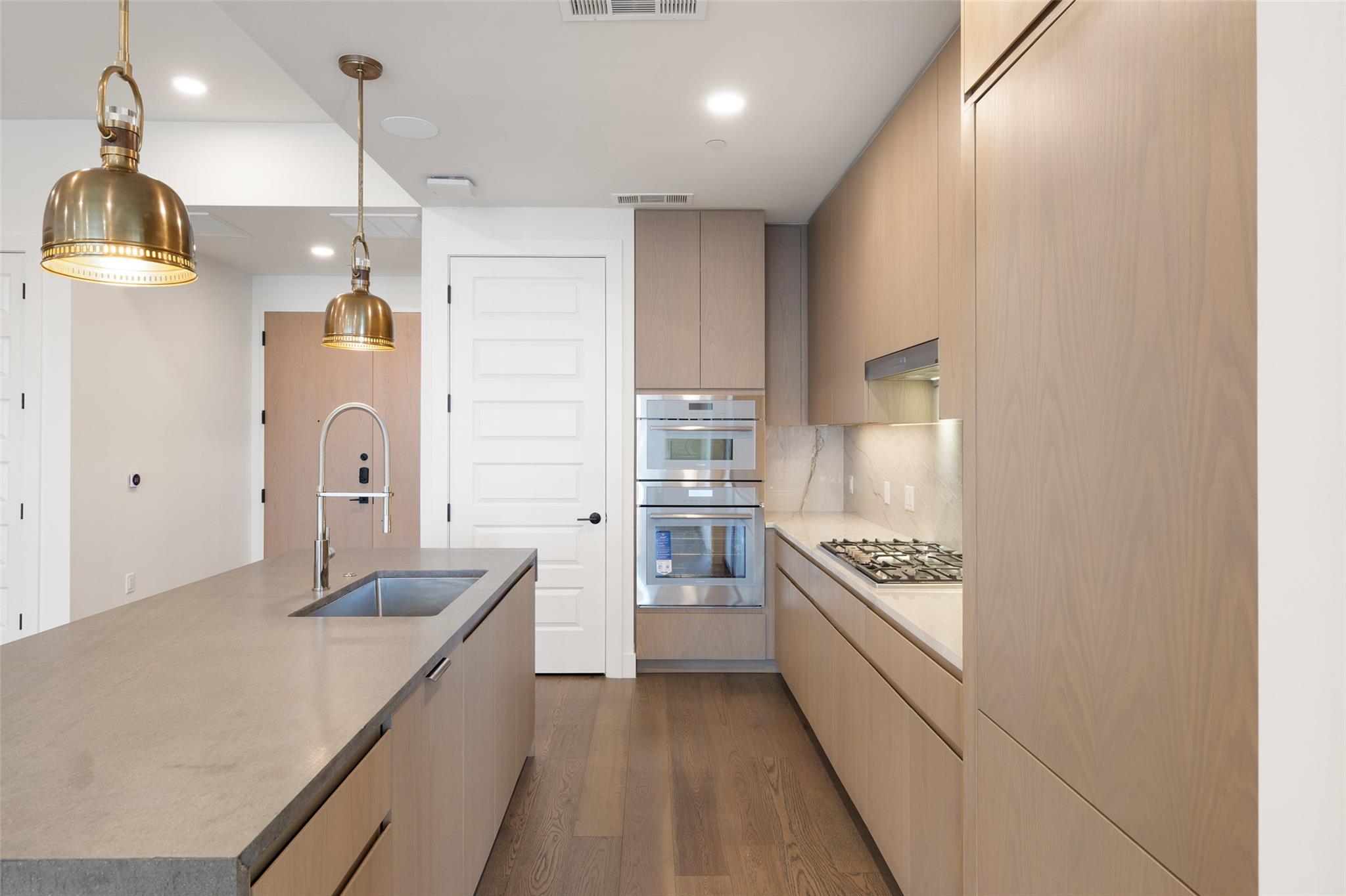 600 Guadalupe St # 6303, Austin, TX 78701