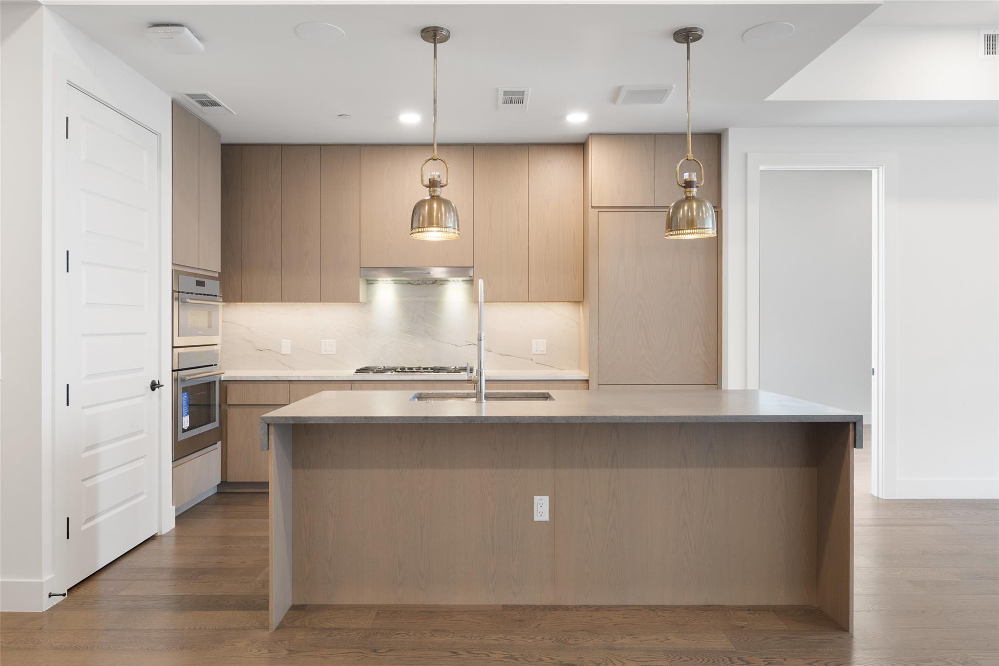 600 Guadalupe St # 6303, Austin, TX 78701