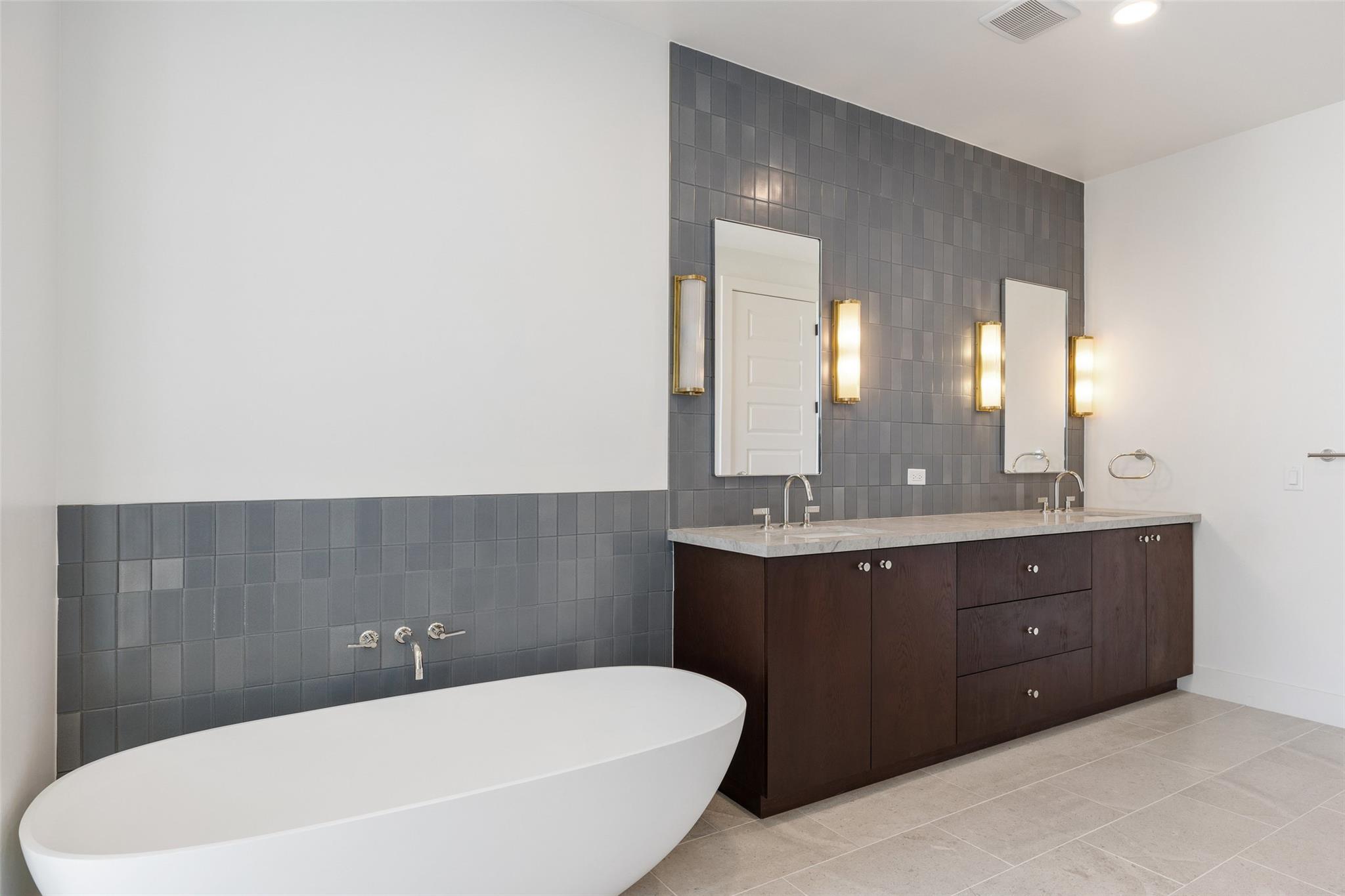 600 Guadalupe St # 6303, Austin, TX 78701