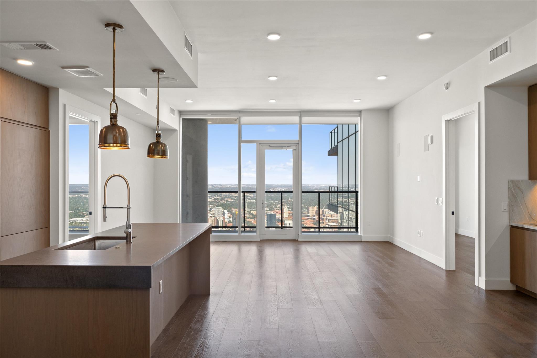 600 Guadalupe St # 6303, Austin, TX 78701