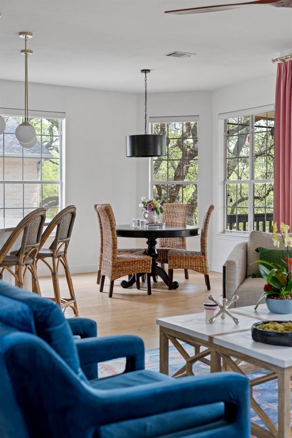 102 Hurst Creek Rd, Lakeway, TX 78734