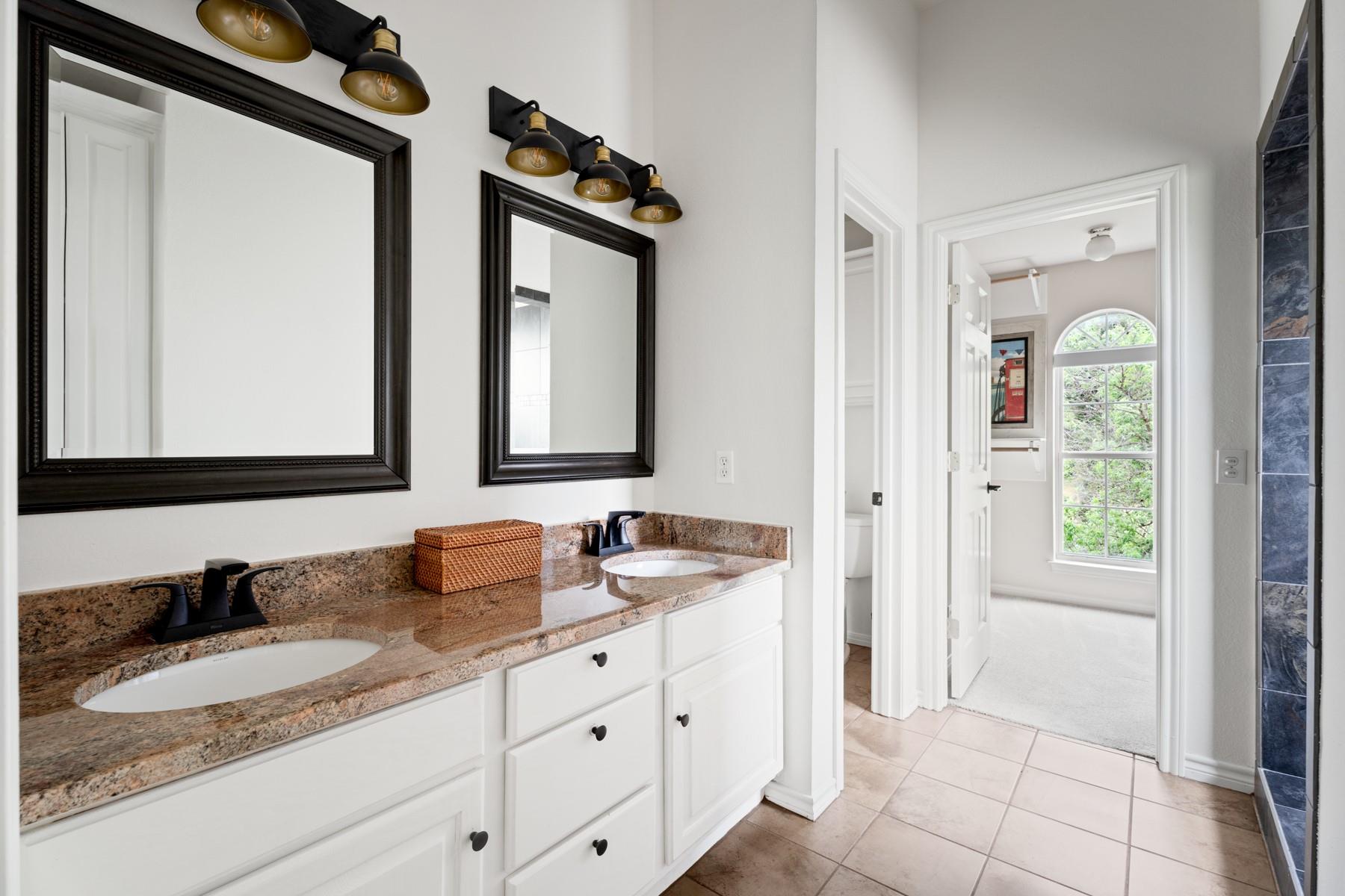 102 Hurst Creek Rd, Lakeway, TX 78734