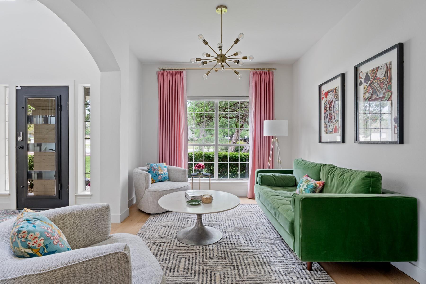 102 Hurst Creek Rd, Lakeway, TX 78734