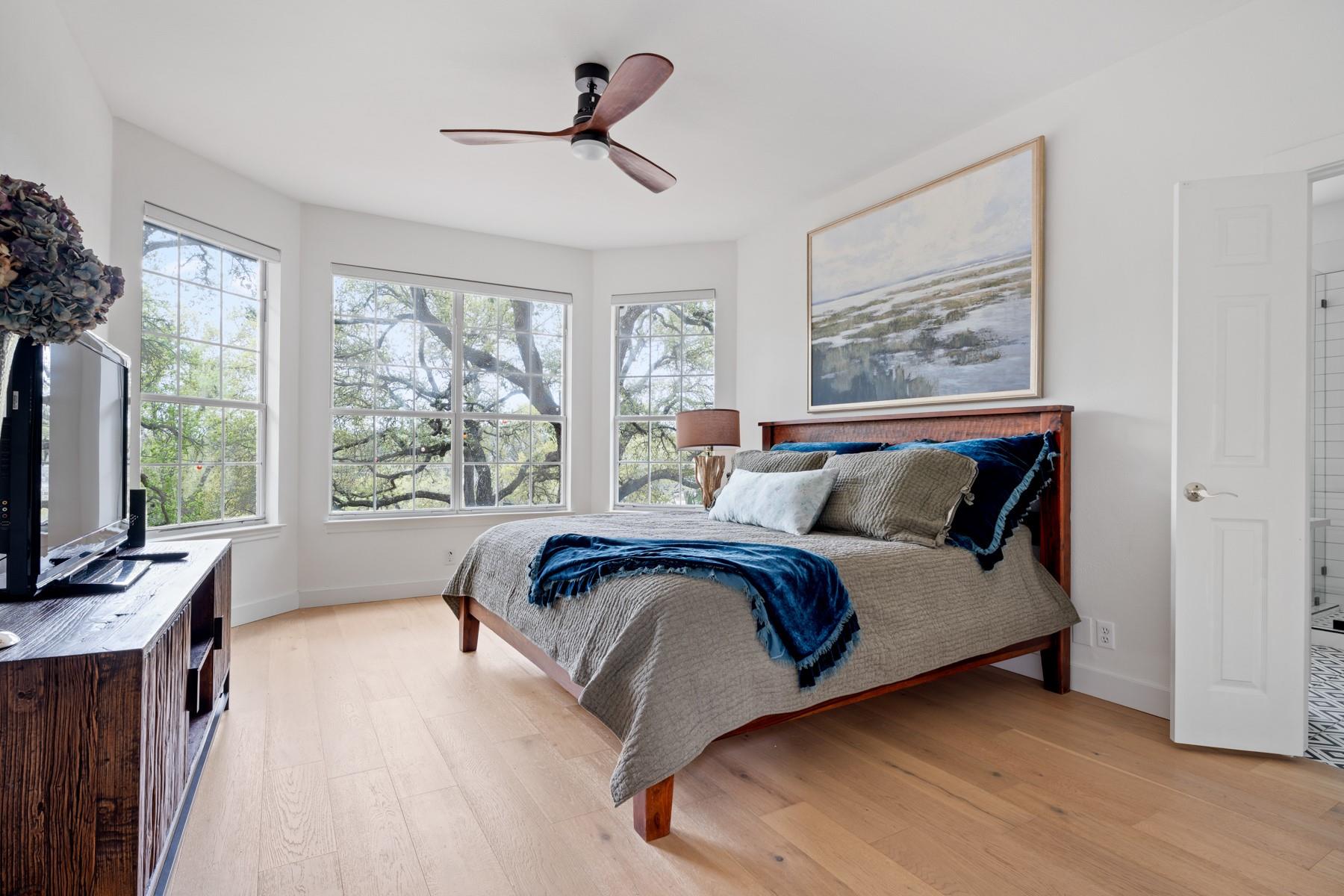 102 Hurst Creek Rd, Lakeway, TX 78734