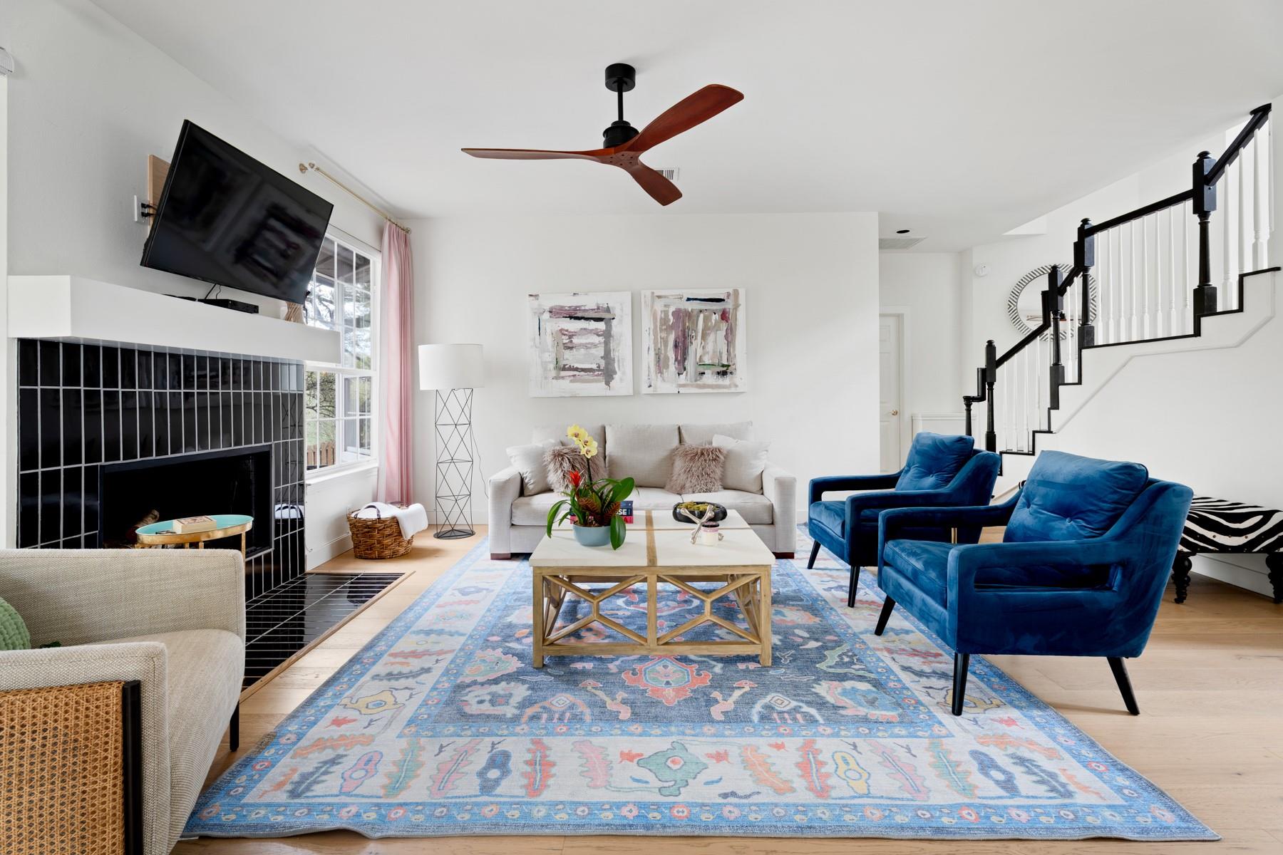 102 Hurst Creek Rd, Lakeway, TX 78734