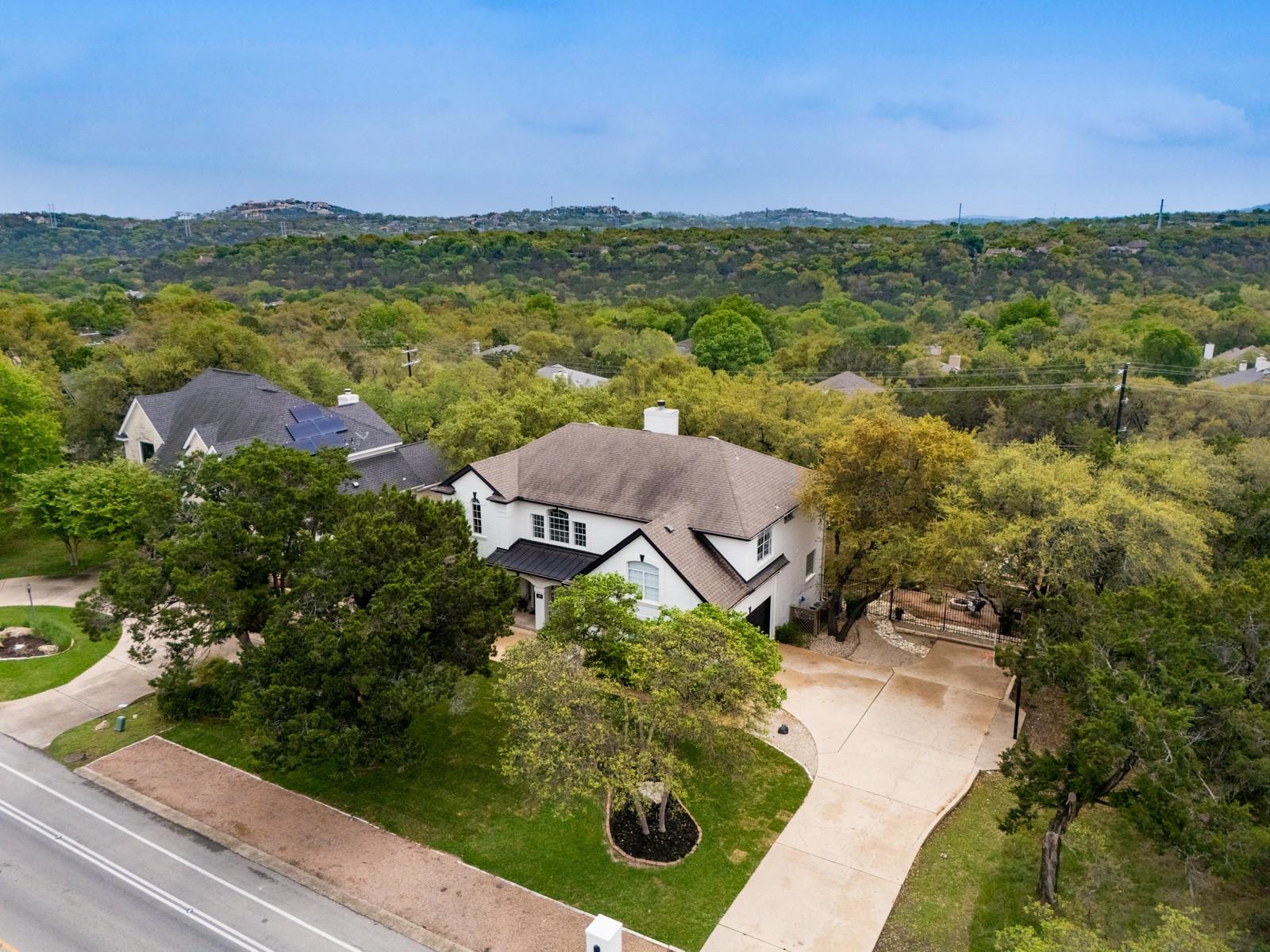 102 Hurst Creek Rd, Lakeway, TX 78734