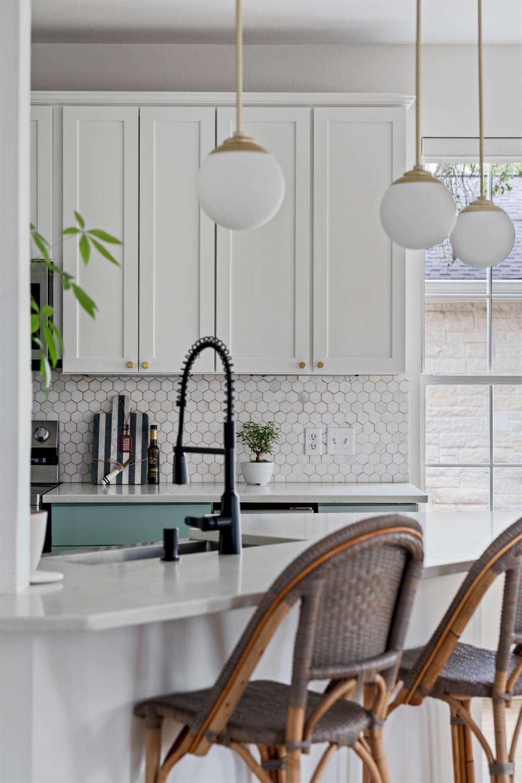 102 Hurst Creek Rd, Lakeway, TX 78734