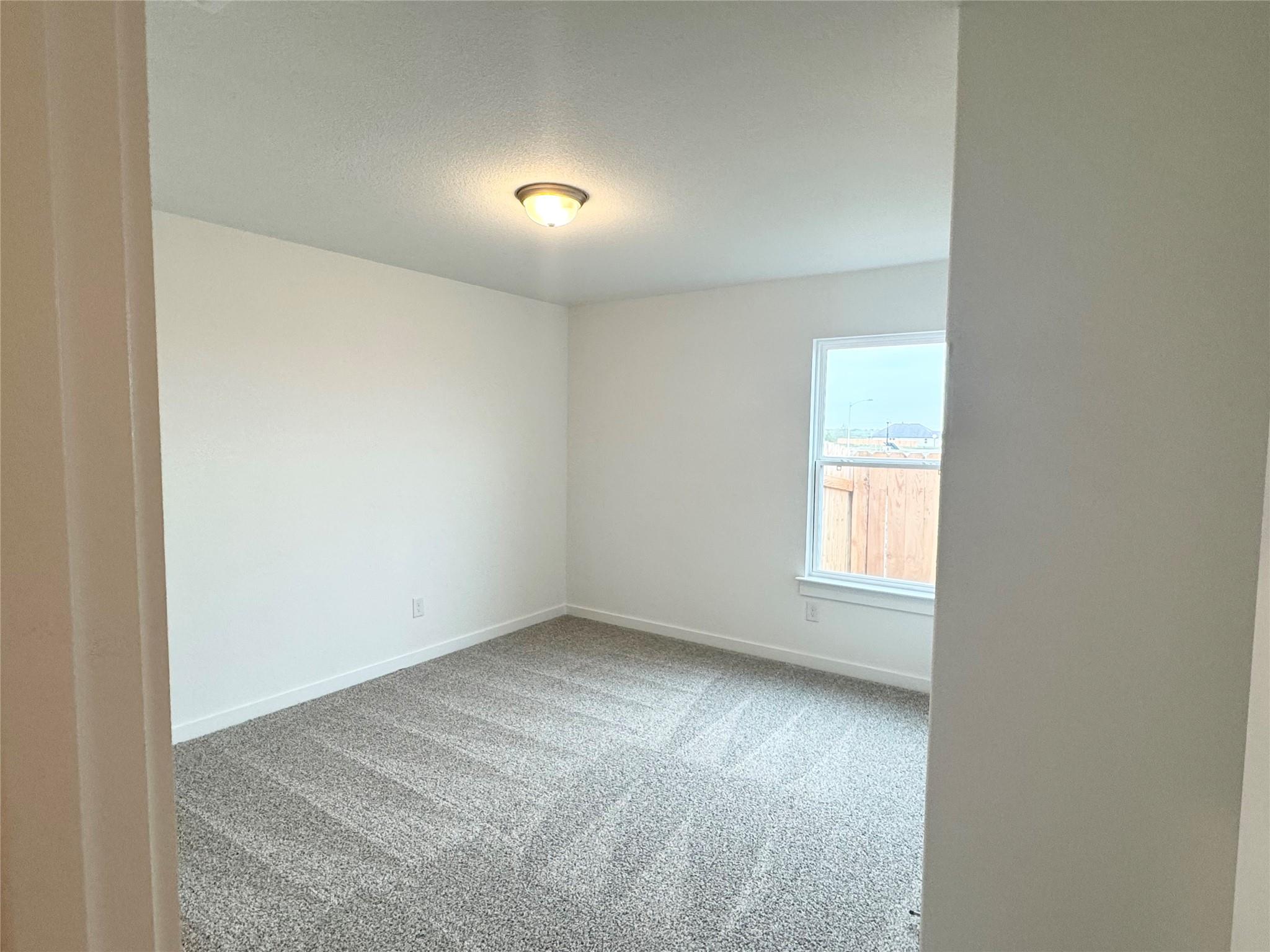 212 Hazy View Ln, San Marcos, TX 78666