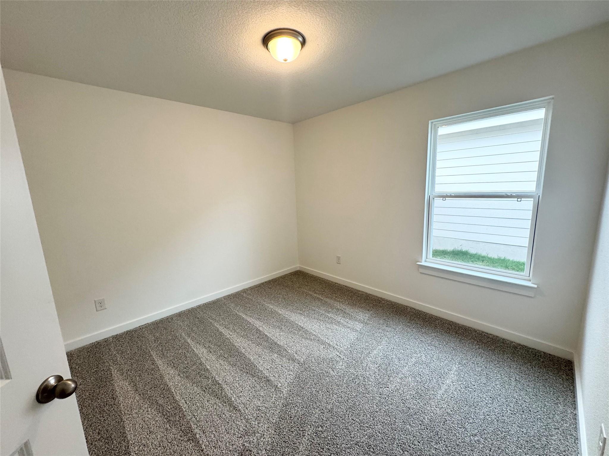 212 Hazy View Ln, San Marcos, TX 78666