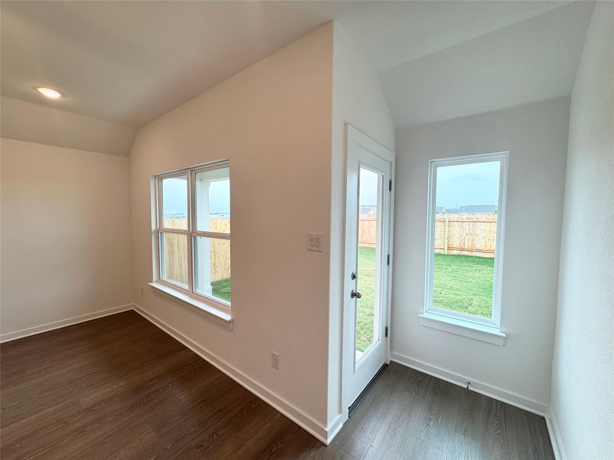 212 Hazy View Ln, San Marcos, TX 78666