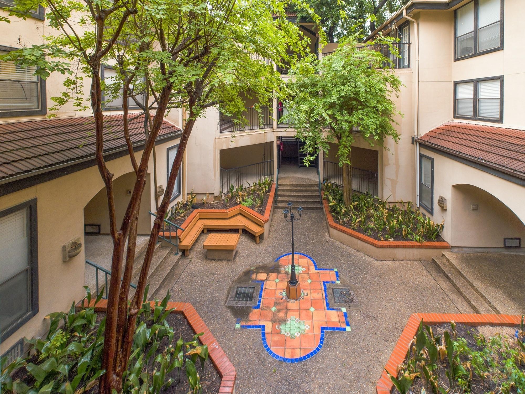 2110 Rio Grande St # 301, Austin, TX 78705