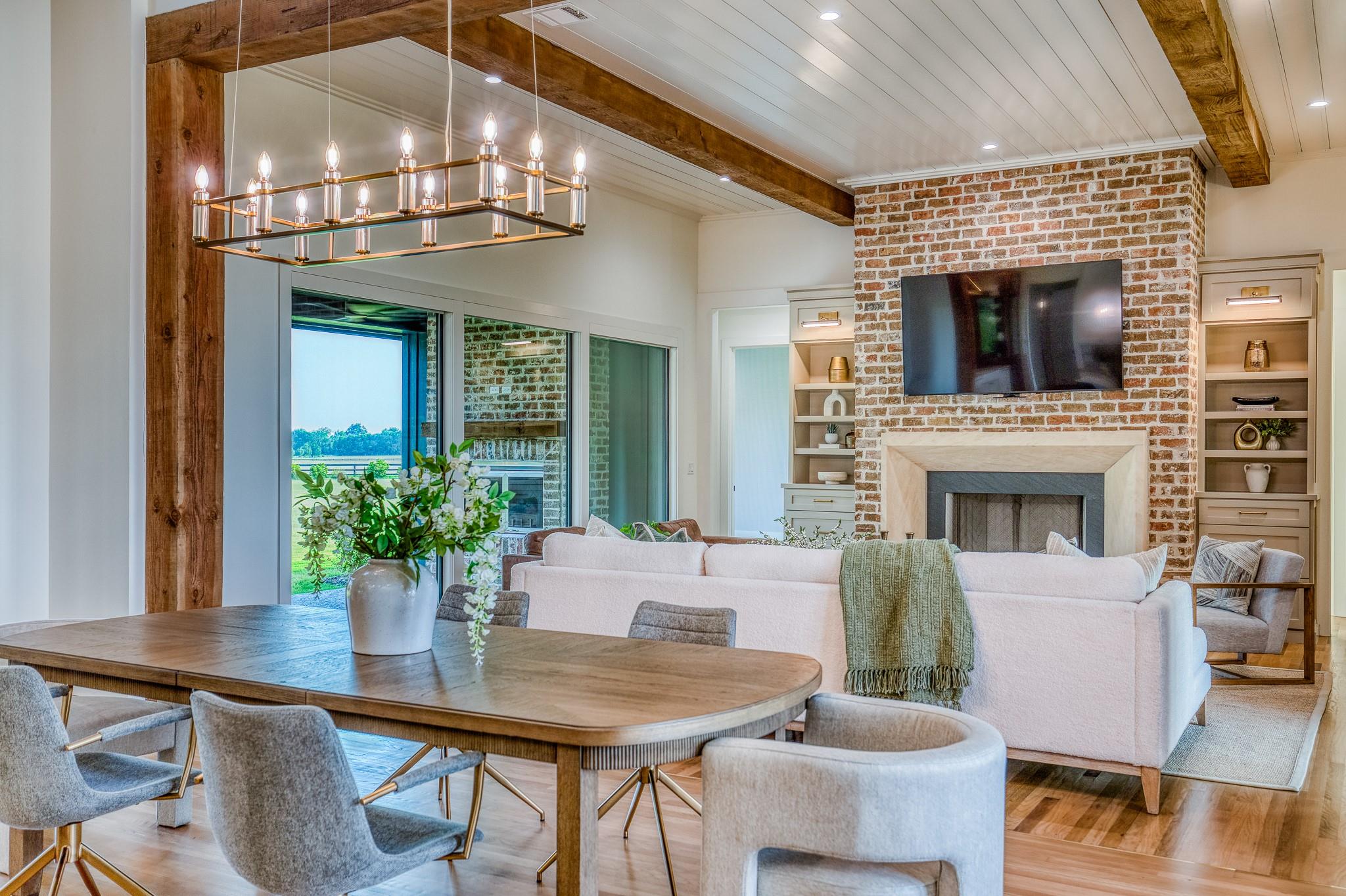 104 Hartfield Hill Ln, Round Top, TX 78954