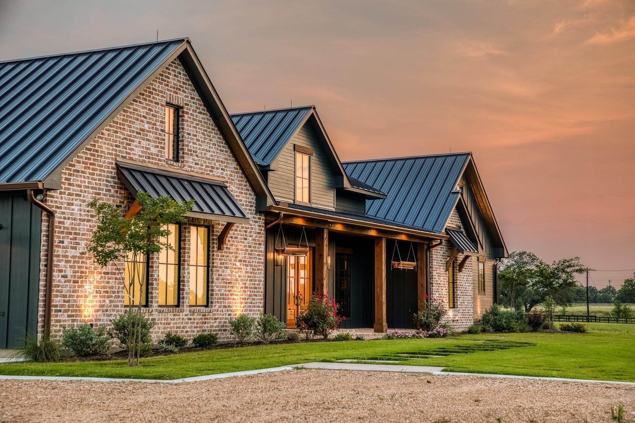 104 Hartfield Hill Ln, Round Top, TX 78954