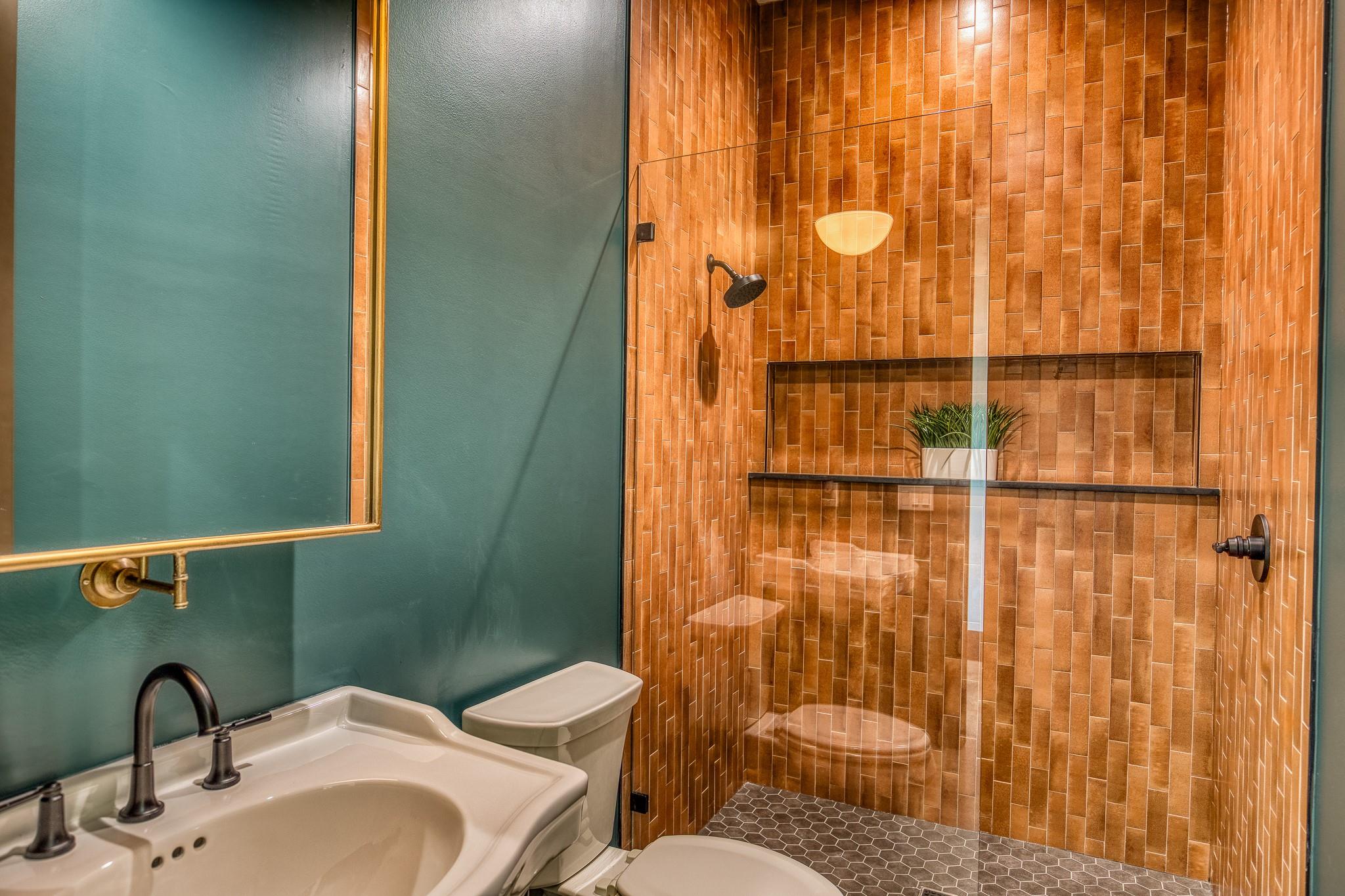 104 Hartfield Hill Ln, Round Top, TX 78954