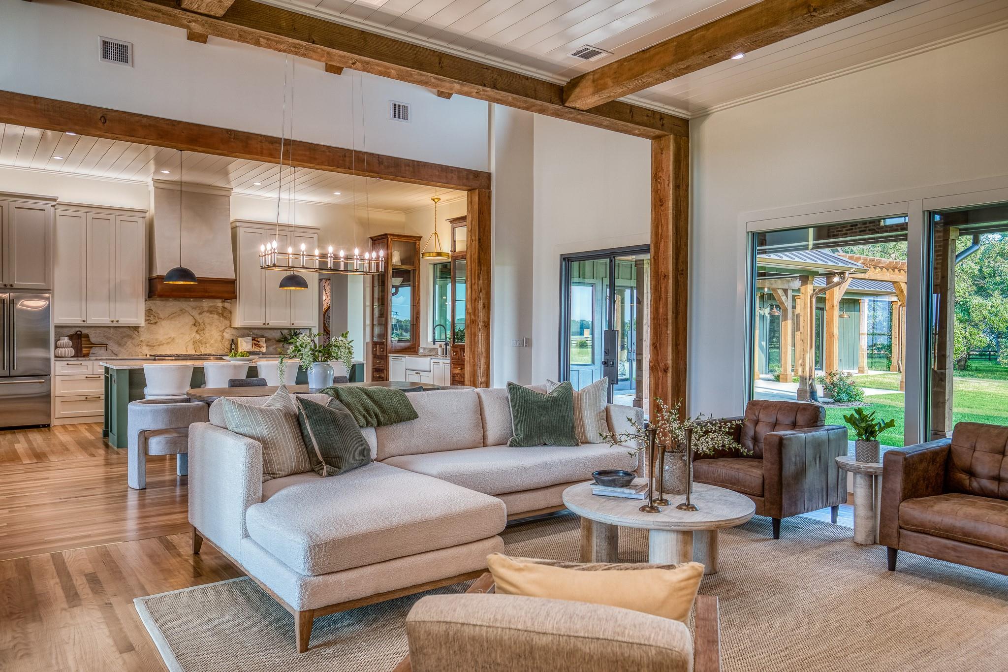 104 Hartfield Hill Ln, Round Top, TX 78954