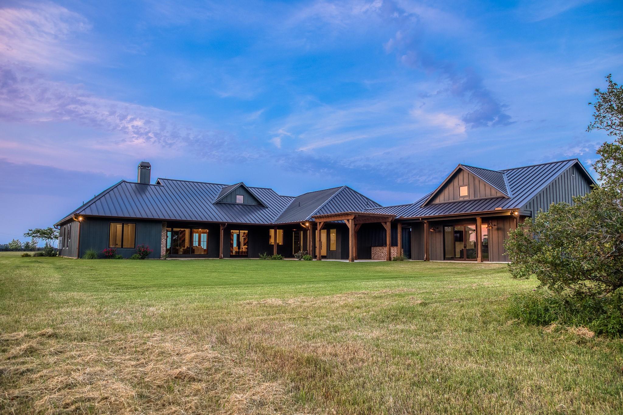 104 Hartfield Hill Ln, Round Top, TX 78954