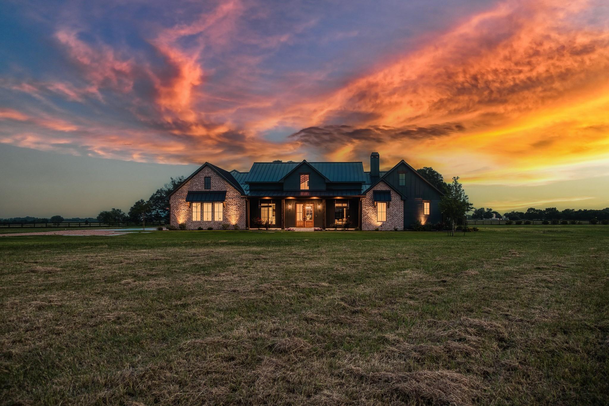 104 Hartfield Hill Ln, Round Top, TX 78954
