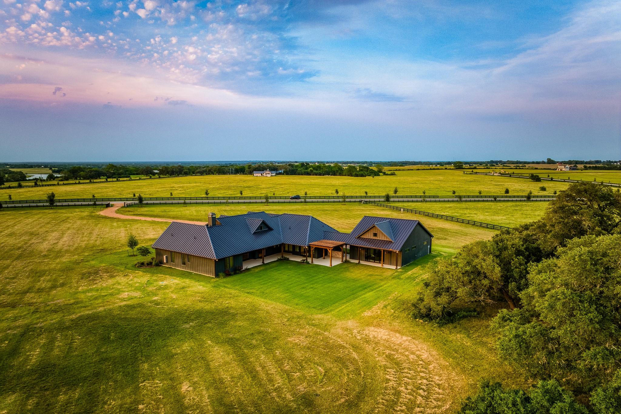 104 Hartfield Hill Ln, Round Top, TX 78954