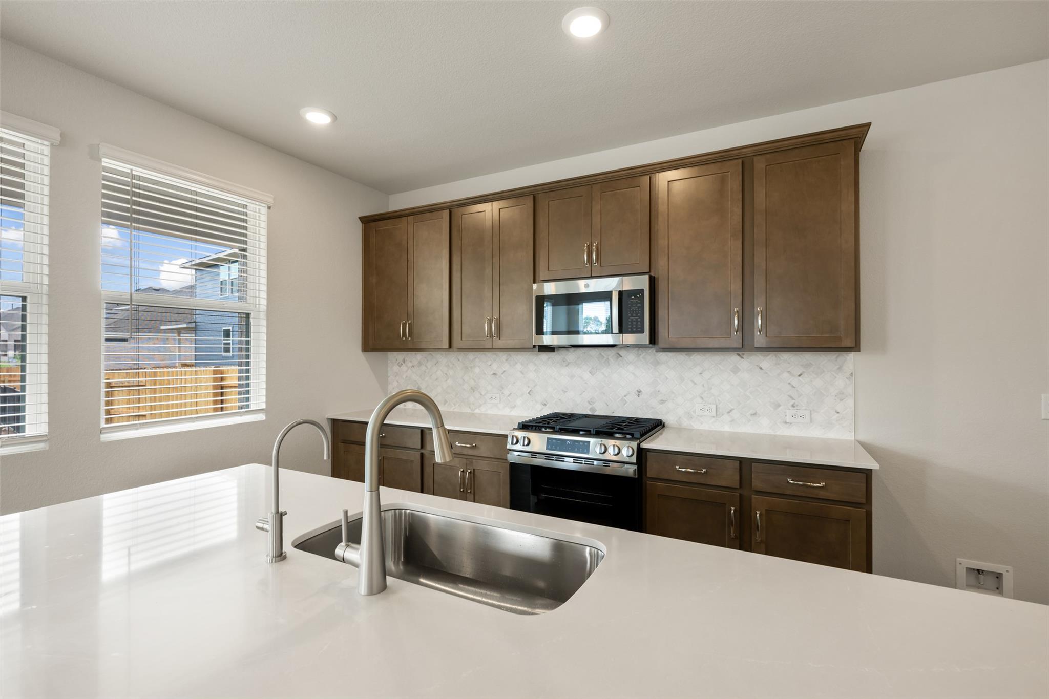 136 Knockout Rose Dr, San Marcos, TX 78666