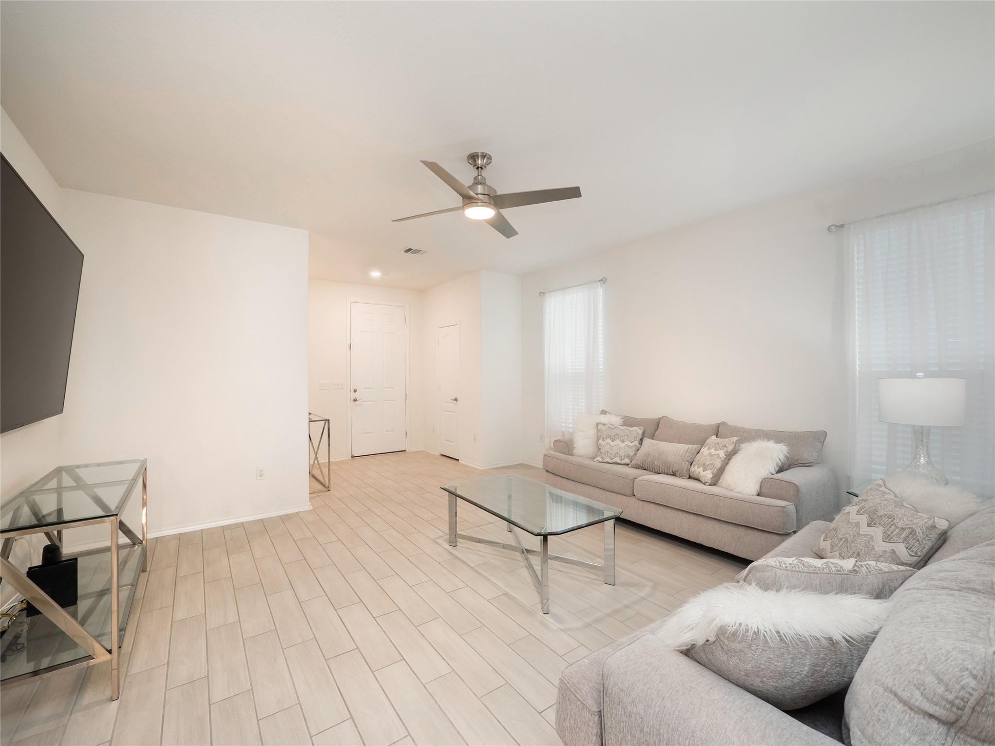 6313 Carriage Pines Dr, Del Valle, TX 78617