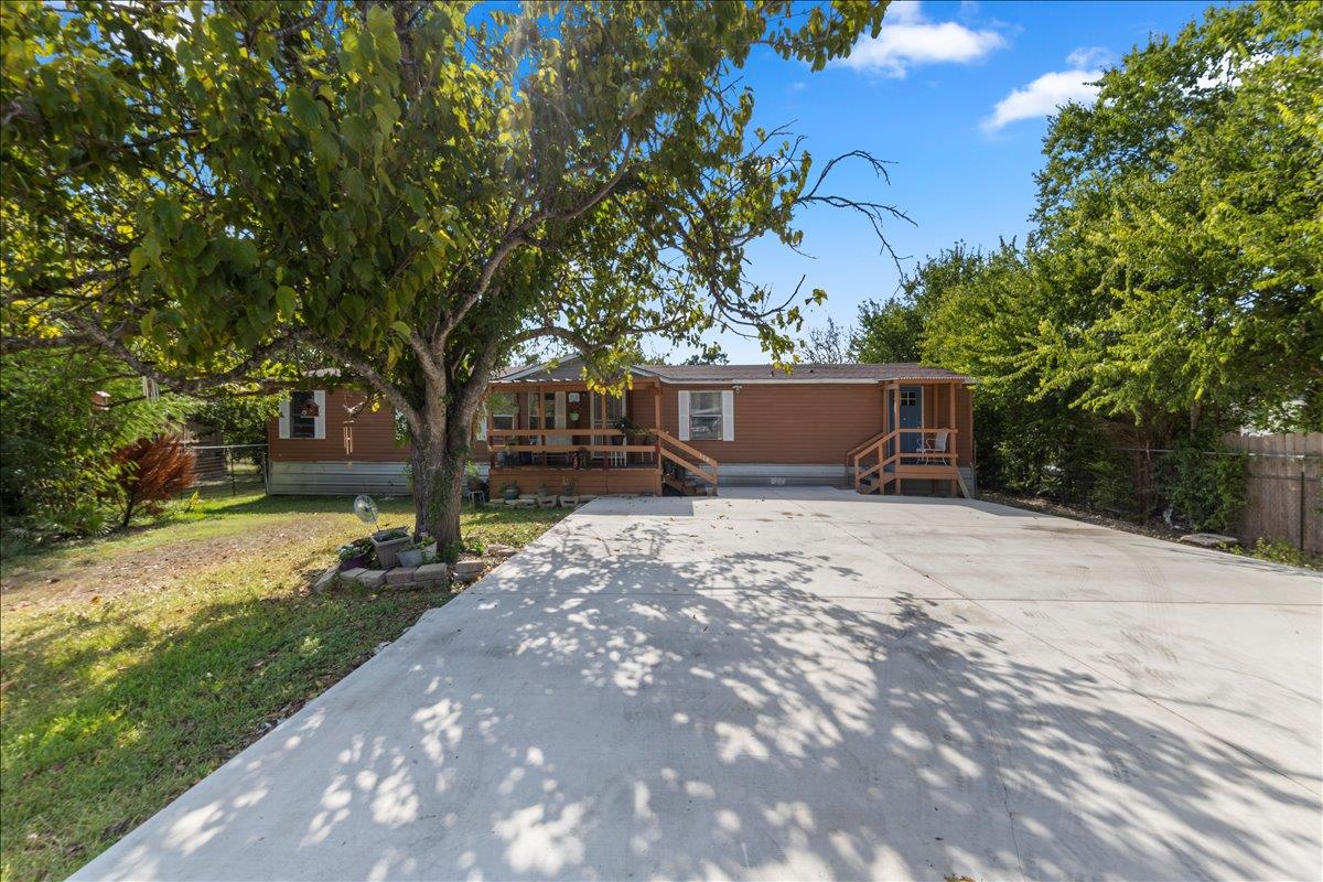 114 Dove Ln, Kyle, TX 78640