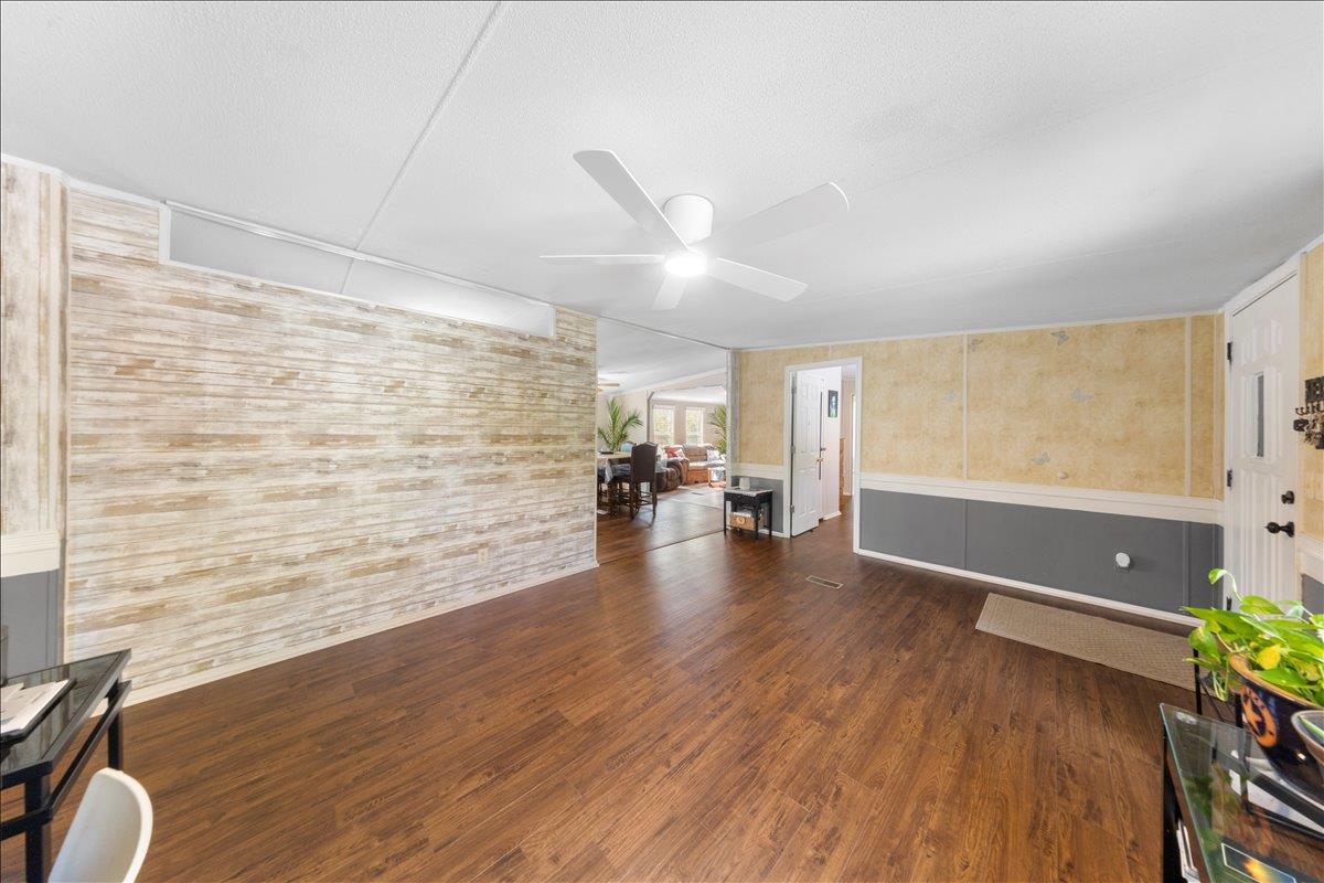 114 Dove Ln, Kyle, TX 78640