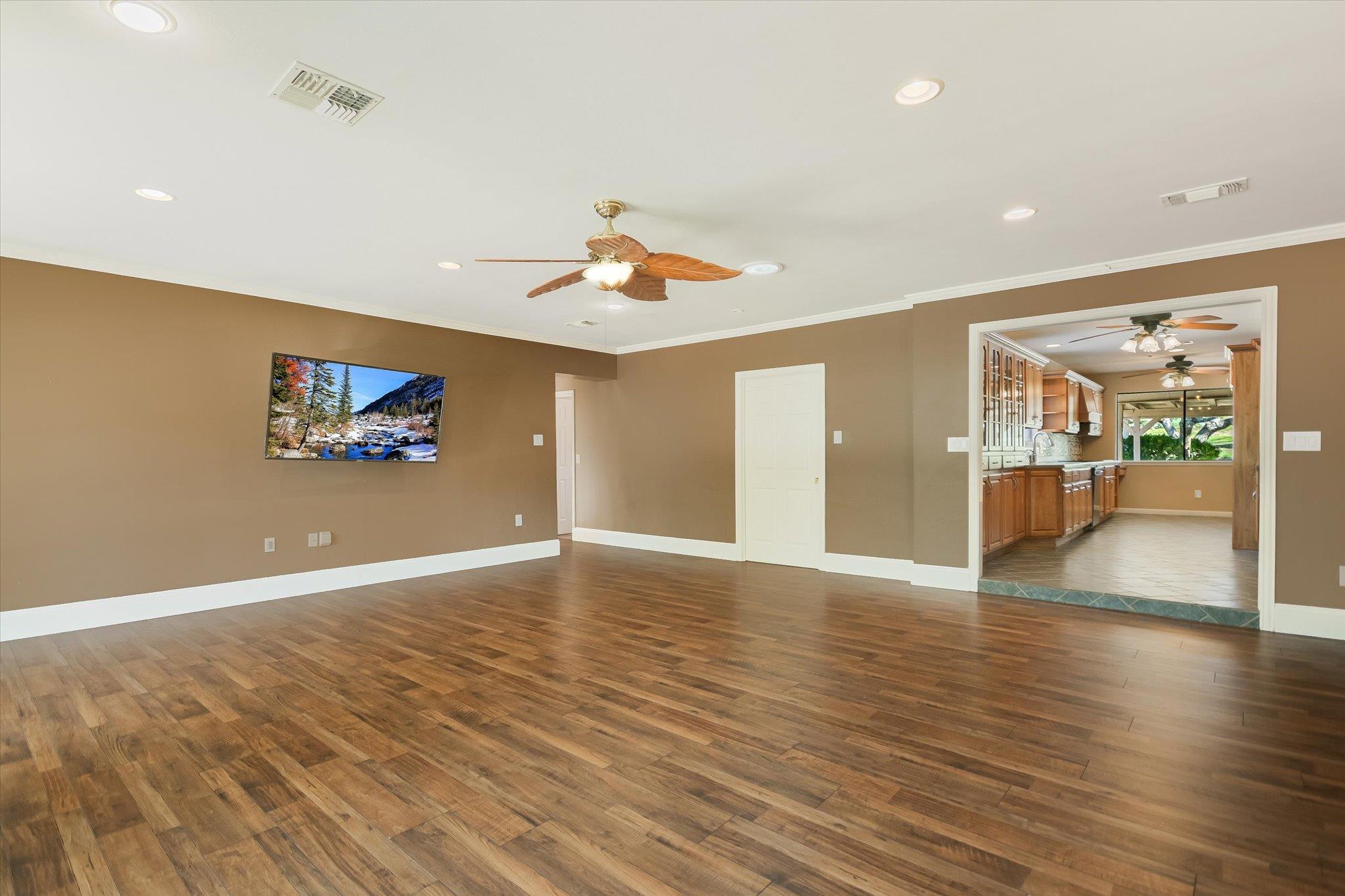 85 BROOKHOLLOW Dr, Wimberley, TX 78676