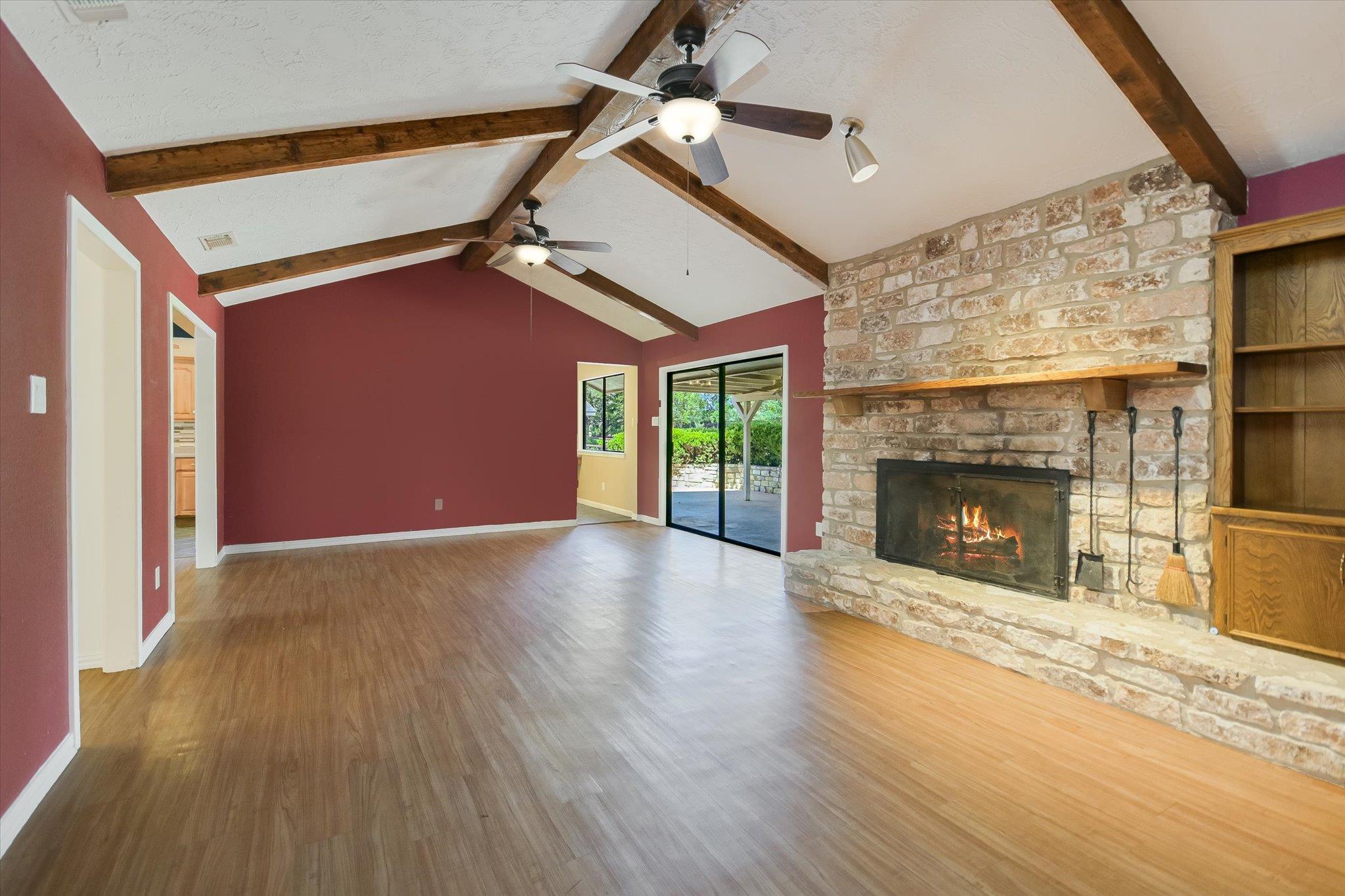 85 BROOKHOLLOW Dr, Wimberley, TX 78676