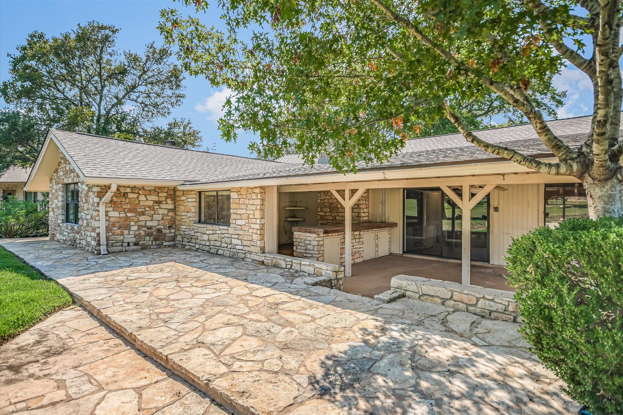 85 BROOKHOLLOW Dr, Wimberley, TX 78676