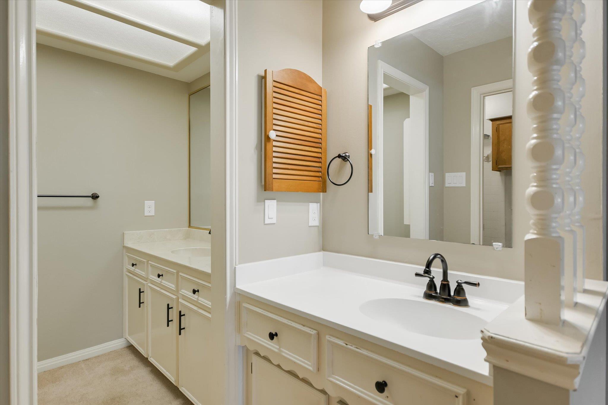 85 BROOKHOLLOW Dr, Wimberley, TX 78676