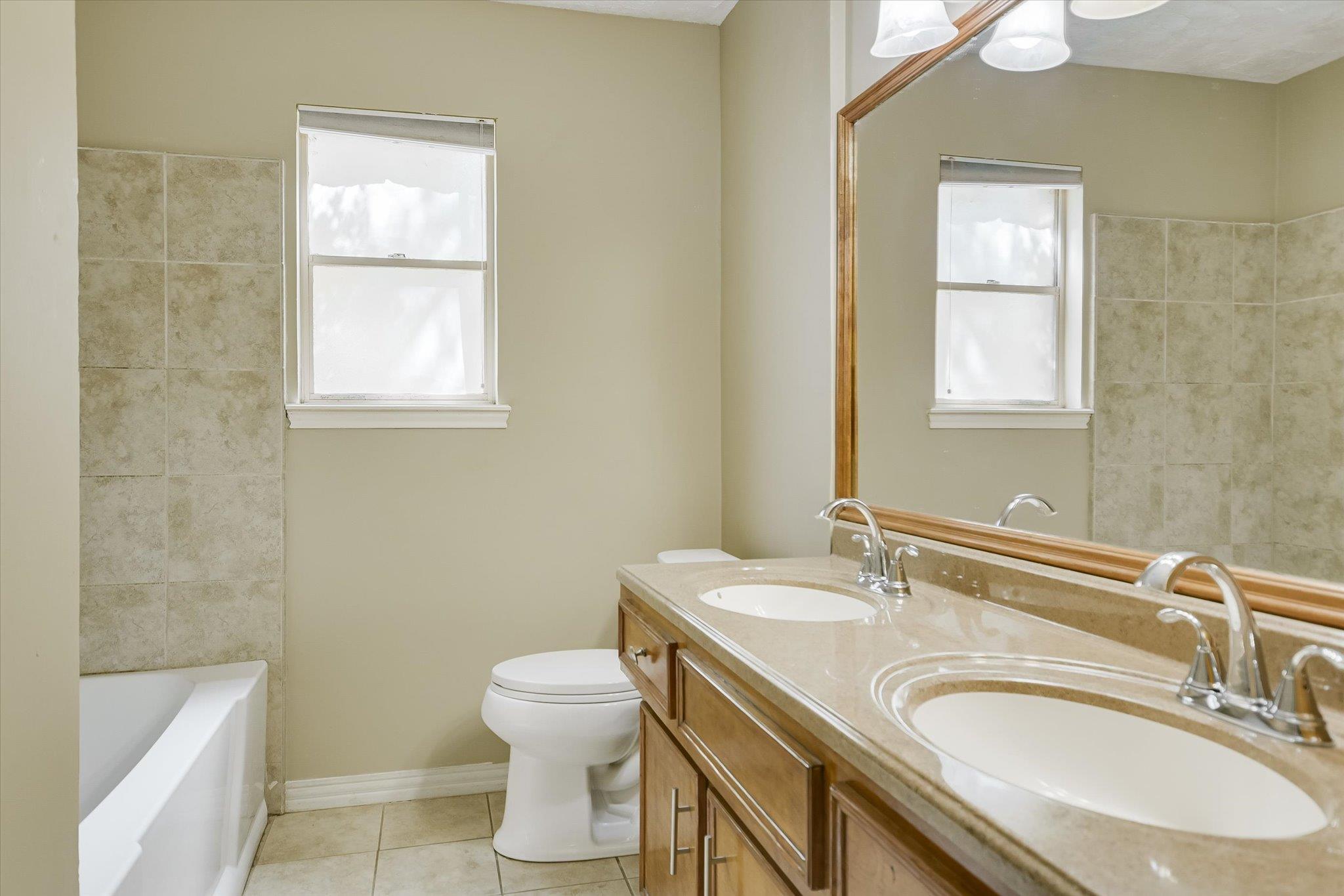 85 BROOKHOLLOW Dr, Wimberley, TX 78676