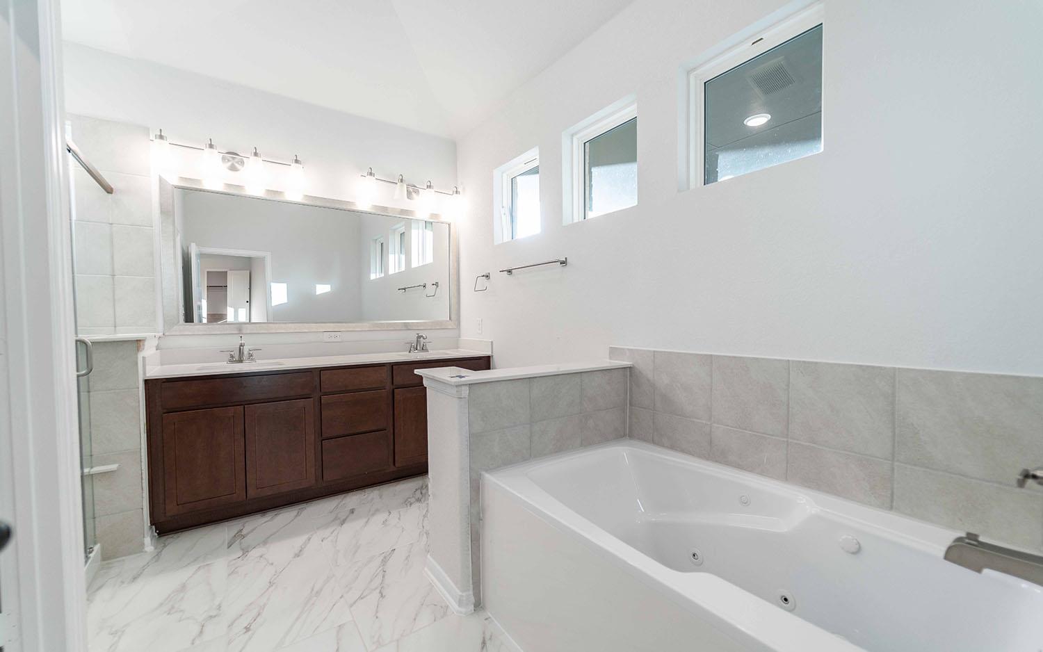 332 Hollister Dr, Liberty Hill, TX 78642