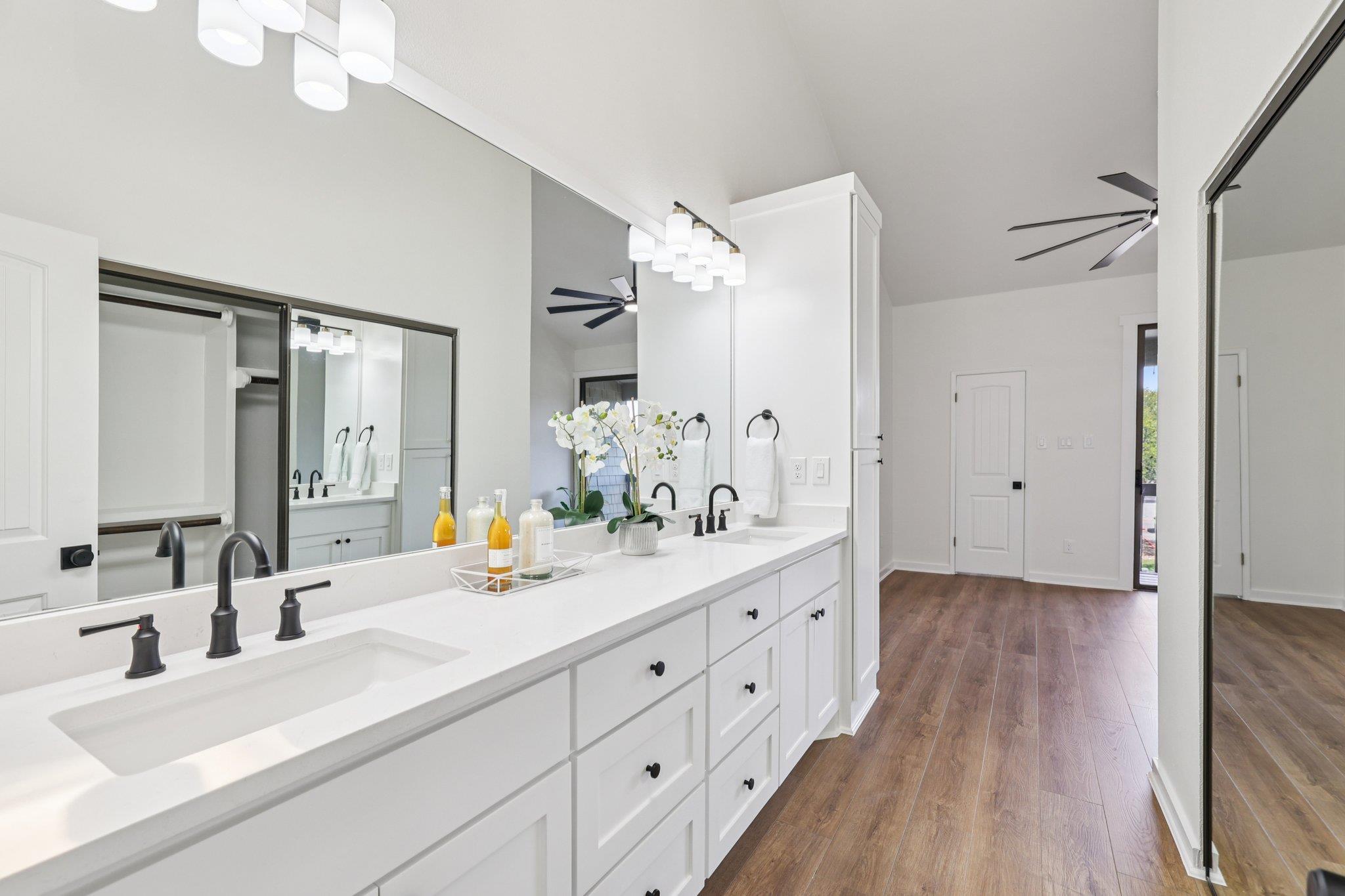 7122 Wood Hollow Dr # 52, Austin, TX 78731