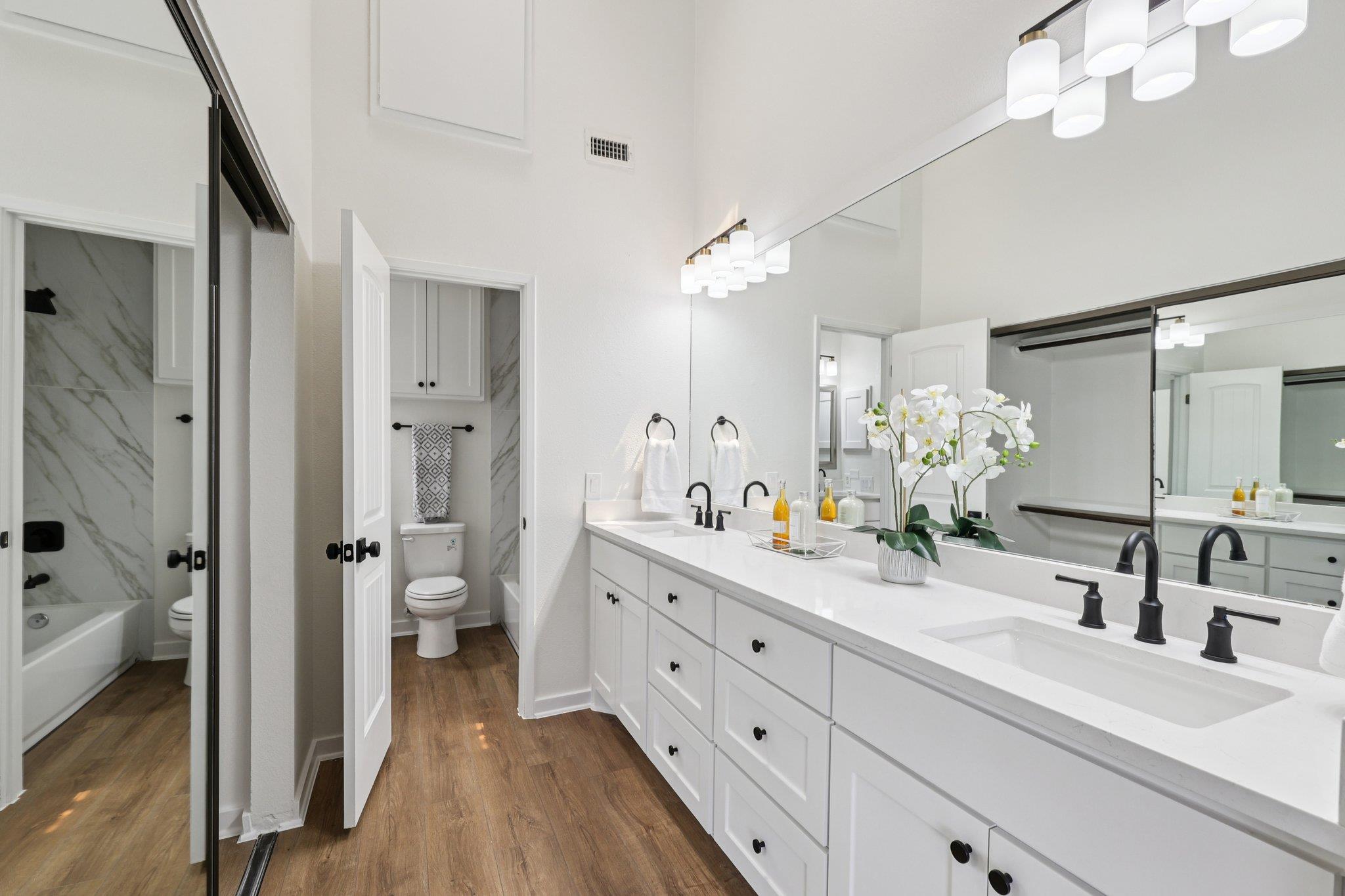 7122 Wood Hollow Dr # 52, Austin, TX 78731