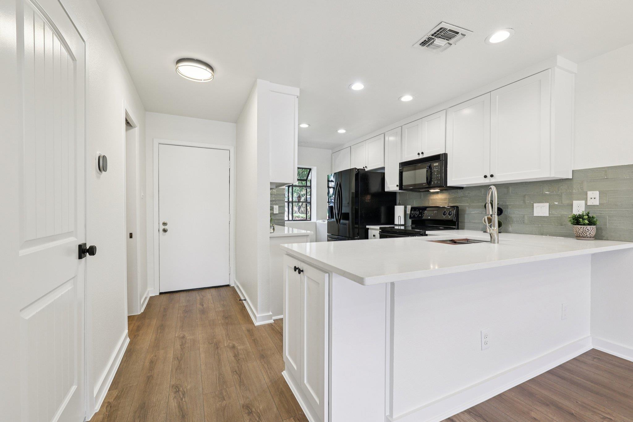 7122 Wood Hollow Dr # 52, Austin, TX 78731