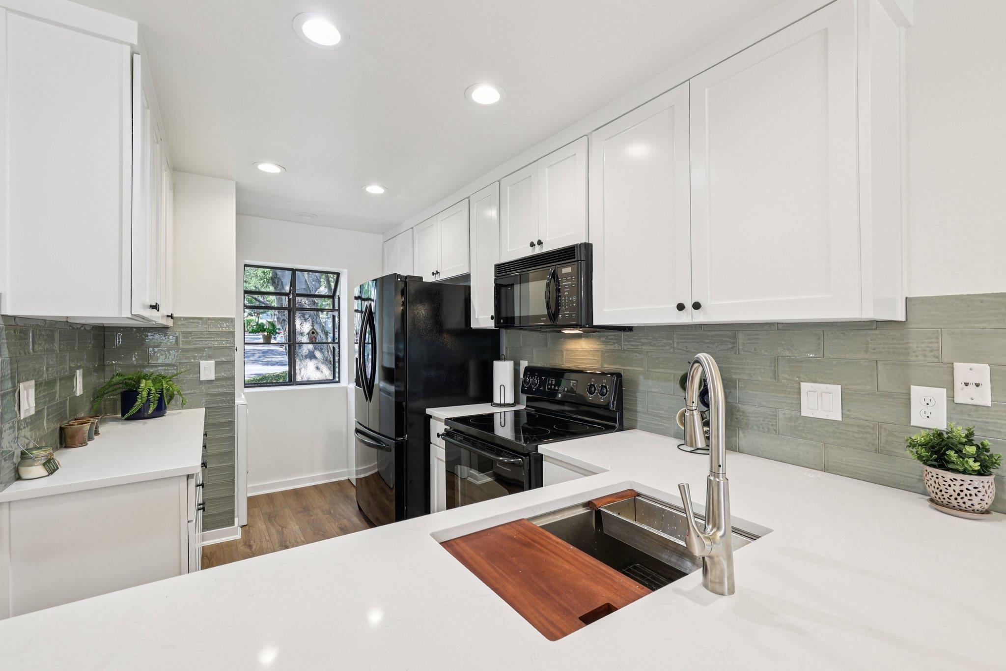 7122 Wood Hollow Dr # 52, Austin, TX 78731